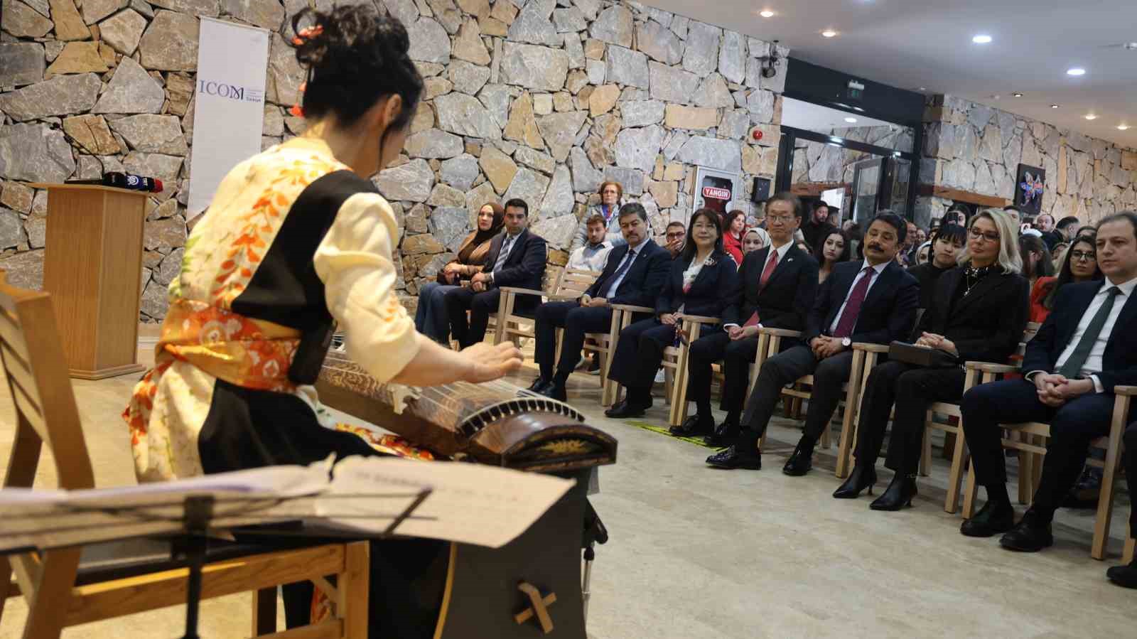 Kırşehir’de Sakura Festivali ve Plastik Sanatlar Sergisi Açıldı
