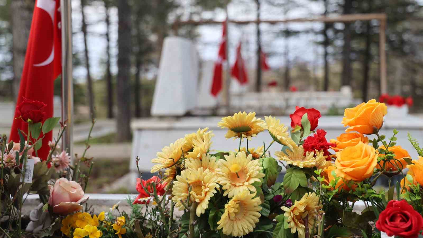 Kırşehir’de şehitlikte duygusal anlar yaşandı
