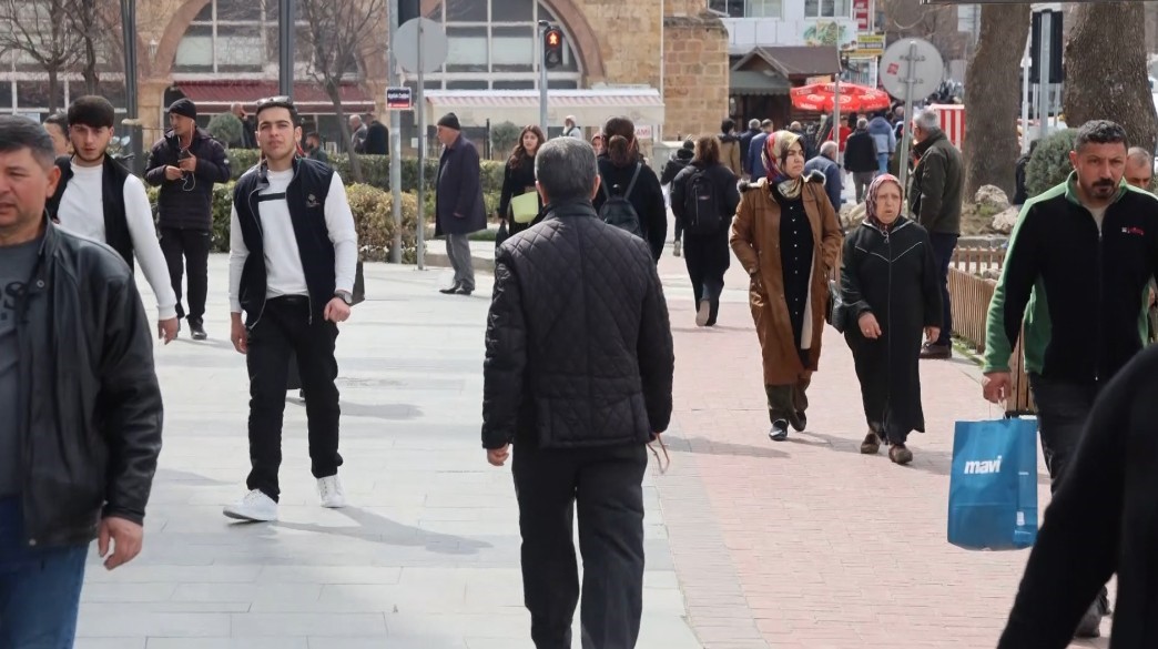 Kırşehir’de tarihi çarşılar bayrama hazır
