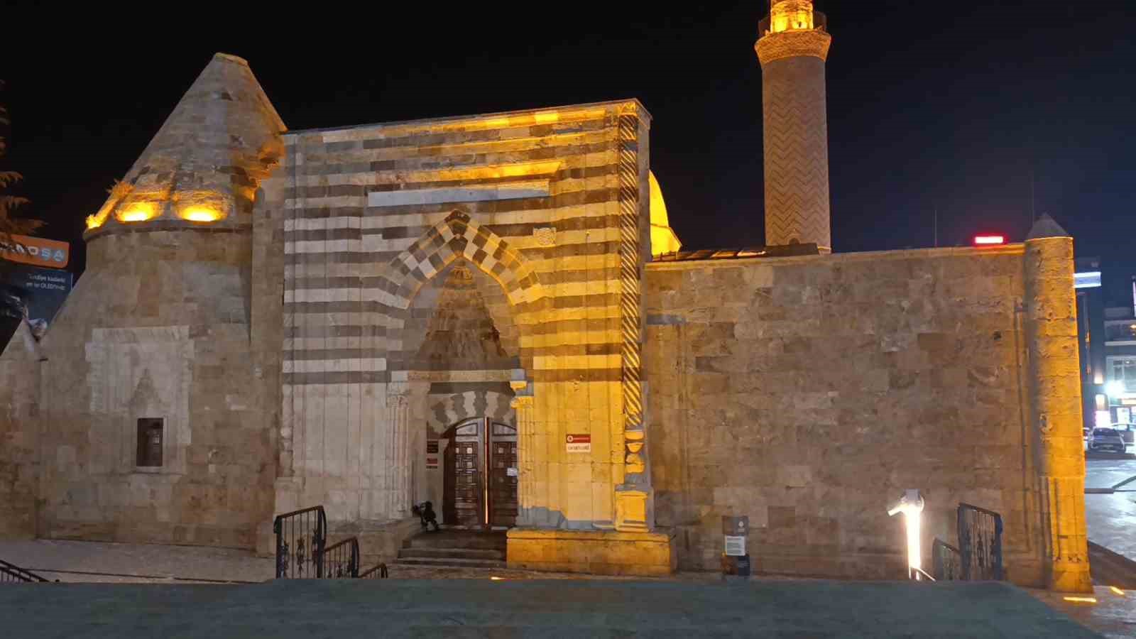 Kırşehir’in simge yapısına pes dedirten önlem
