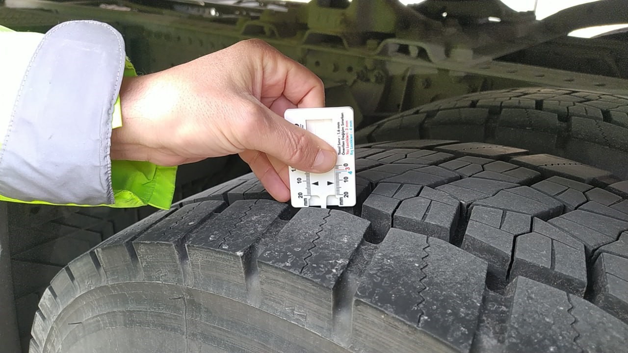 Kış lastiği tek başına yetmiyor: Sürücülere hayati uyarılar
