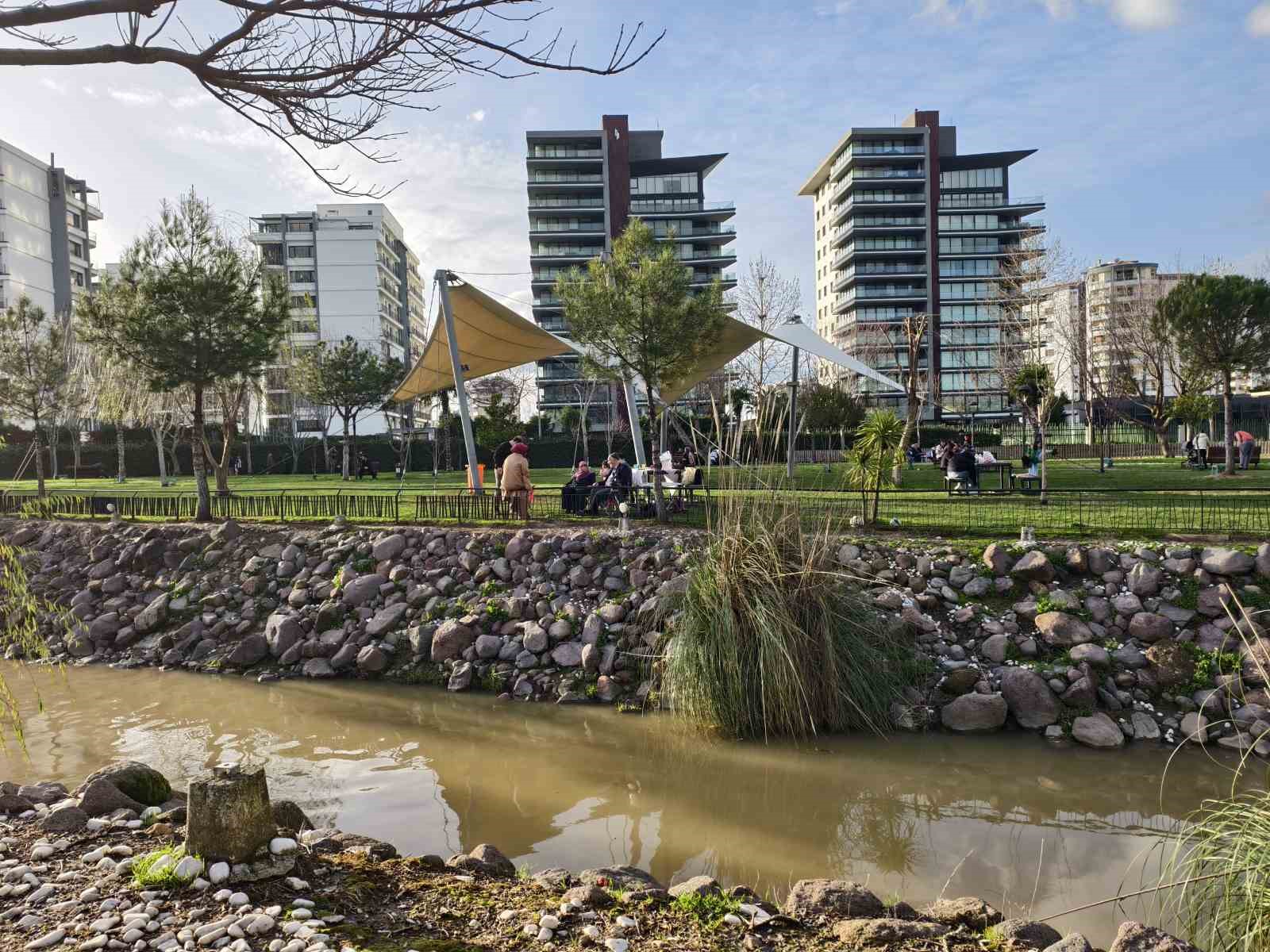 Kış ortasında bahar coşkusu
Kış ortasında bahar coşkusu