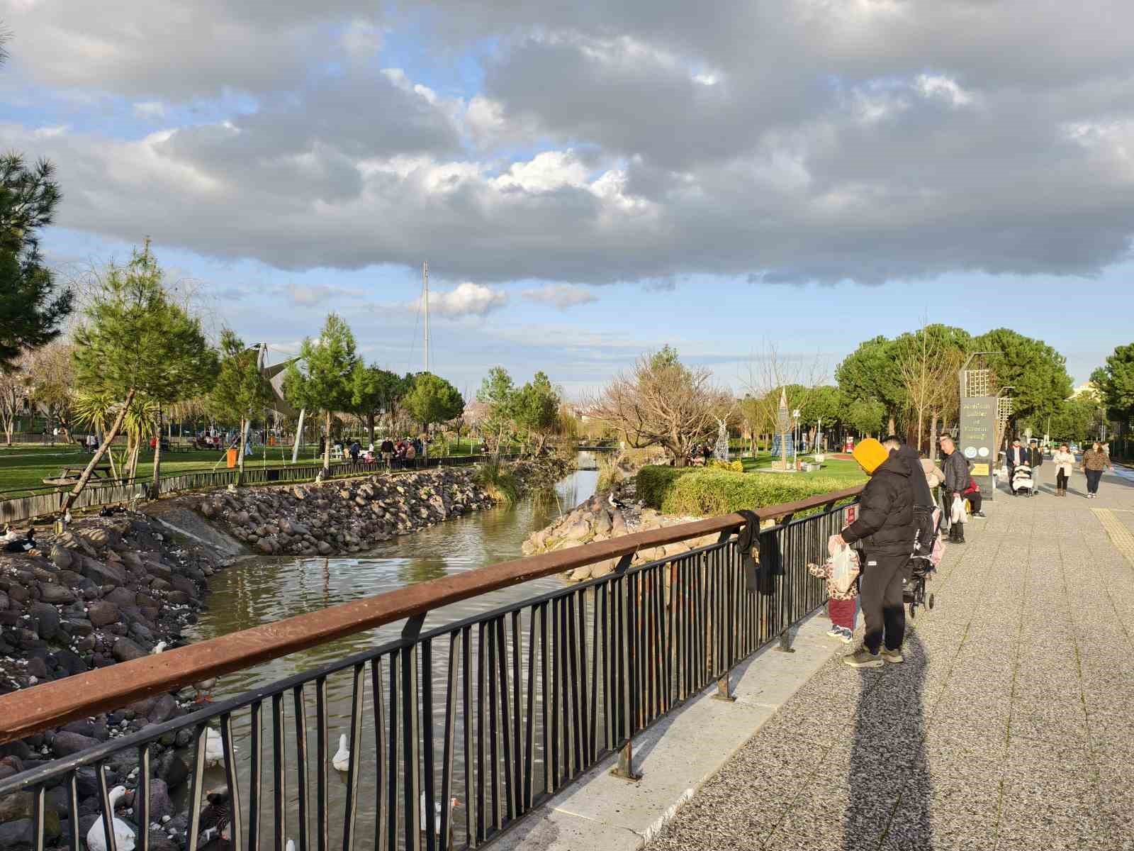 Kış ortasında bahar coşkusu
Kış ortasında bahar coşkusu