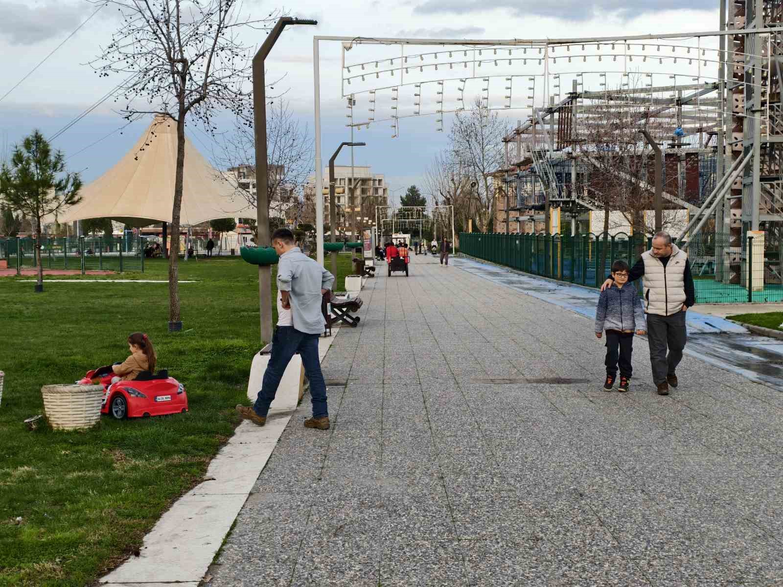 Kış ortasında bahar coşkusu
Kış ortasında bahar coşkusu