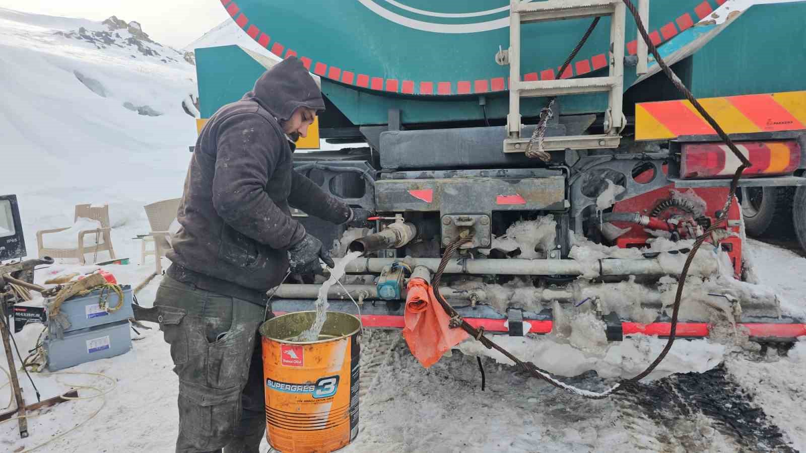Kış ortasında içme suyu sorunu: Mahallenin suyu kurudu, belediye sondaj çalışması başlattı
