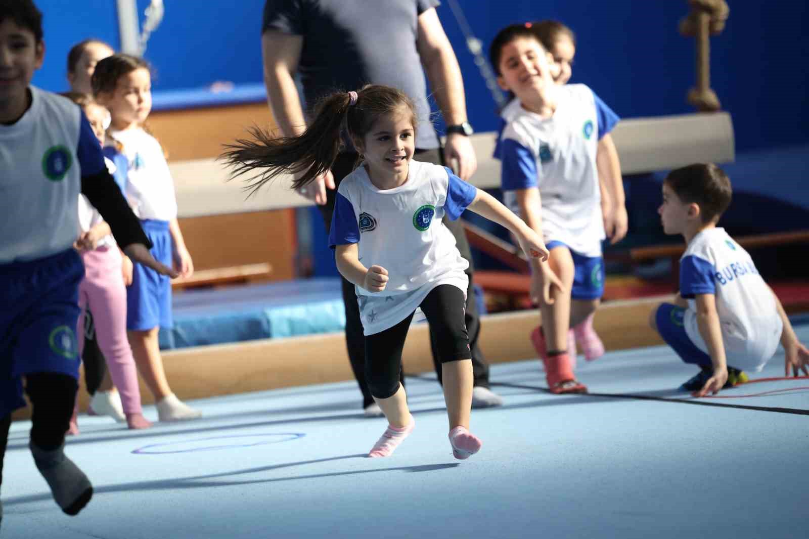 Kış Spor Okulları’nda eğlence ve spor bir arada
