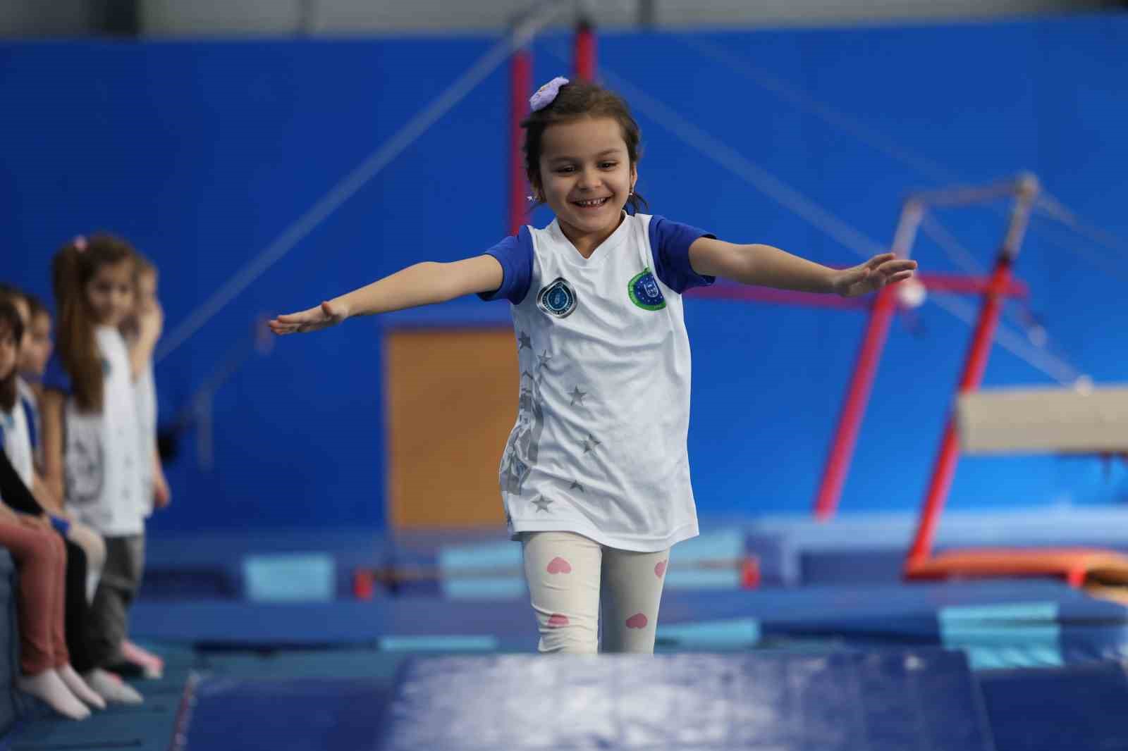 Kış Spor Okulları’nda eğlence ve spor bir arada
