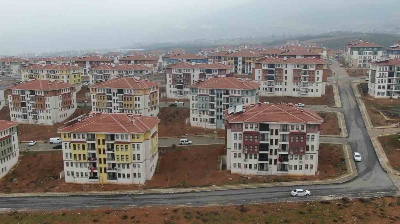 Kısa sürede evleri teslim edilen Nurdağılı depremzedelerden devlete teşekkür
