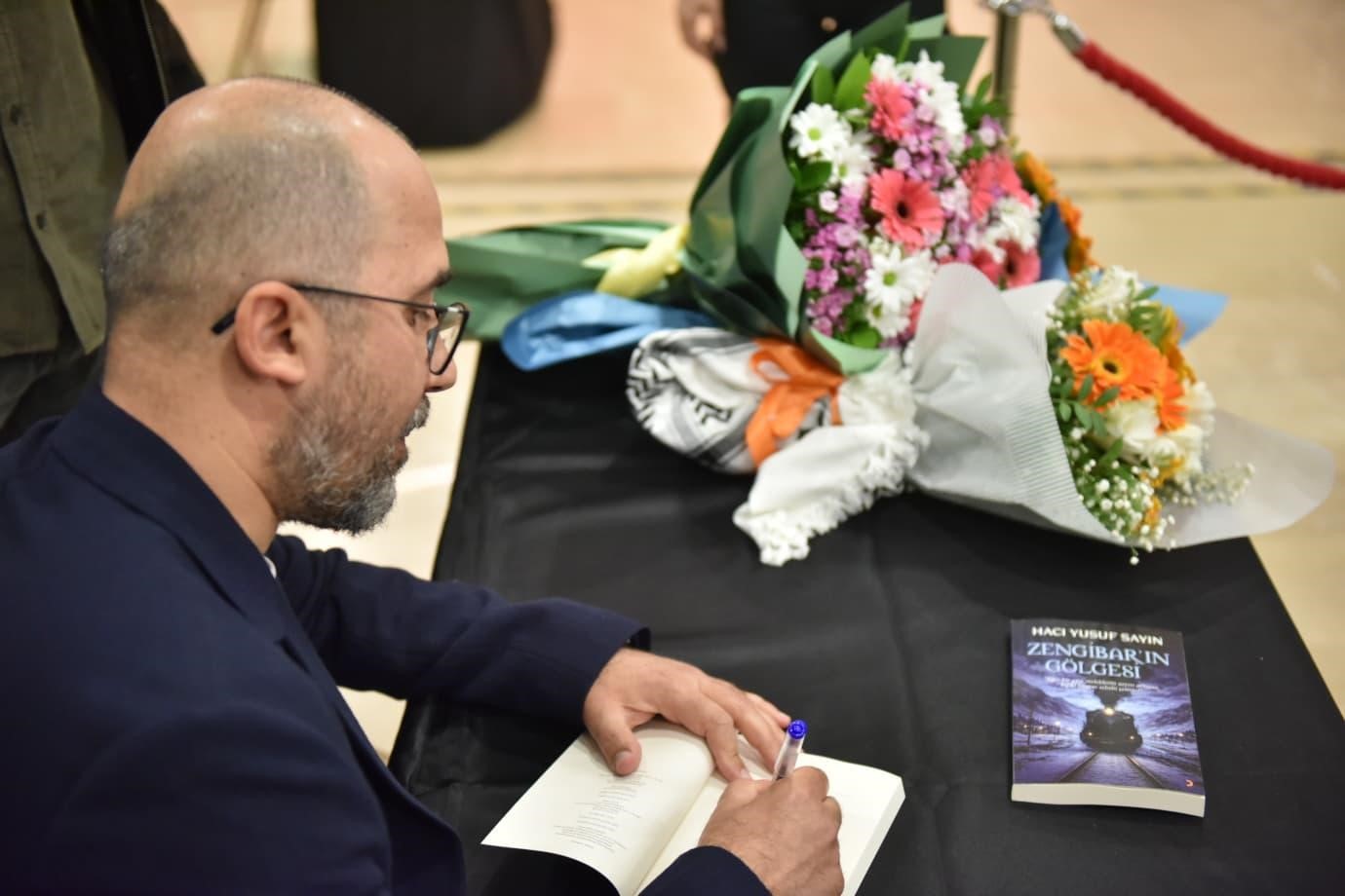 Kitabının satış geliri köy okulunun yapımına bağışlandı
Kitabının satış geliri köy okulunun yapımına bağışlandı