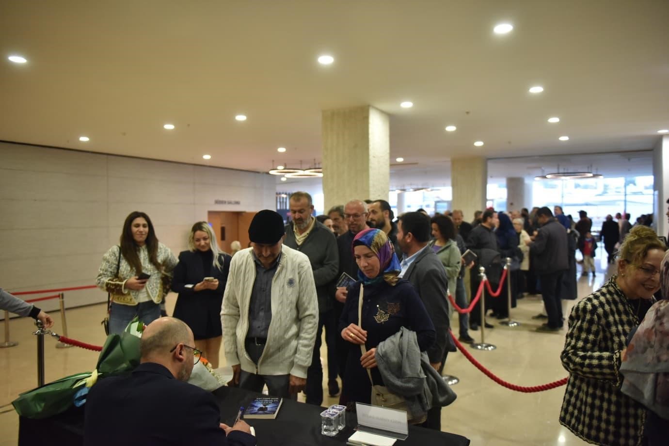 Kitabının satış geliri köy okulunun yapımına bağışlandı
Kitabının satış geliri köy okulunun yapımına bağışlandı