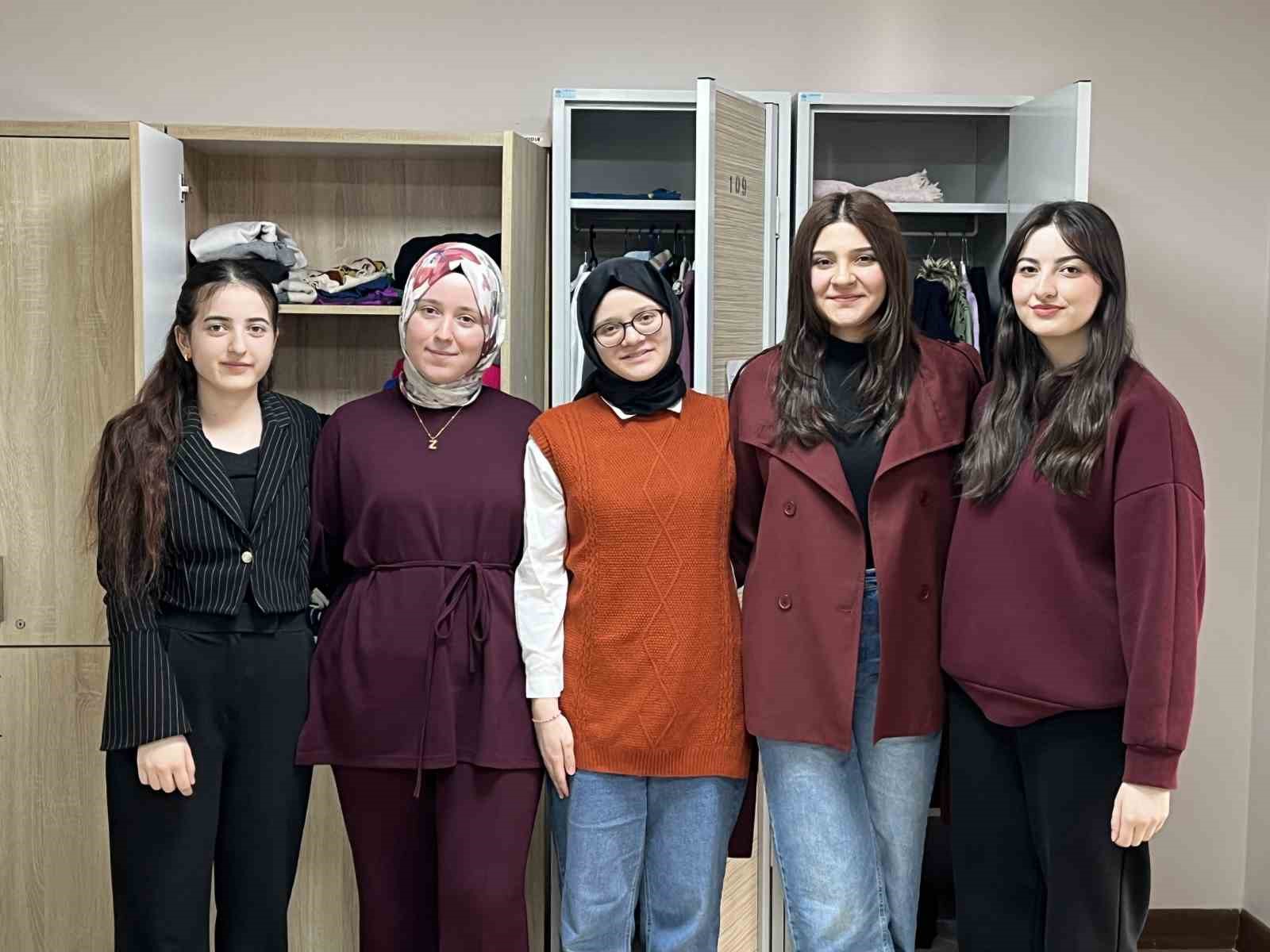 Kız öğrencilerden gönülleri ısıtan proje
