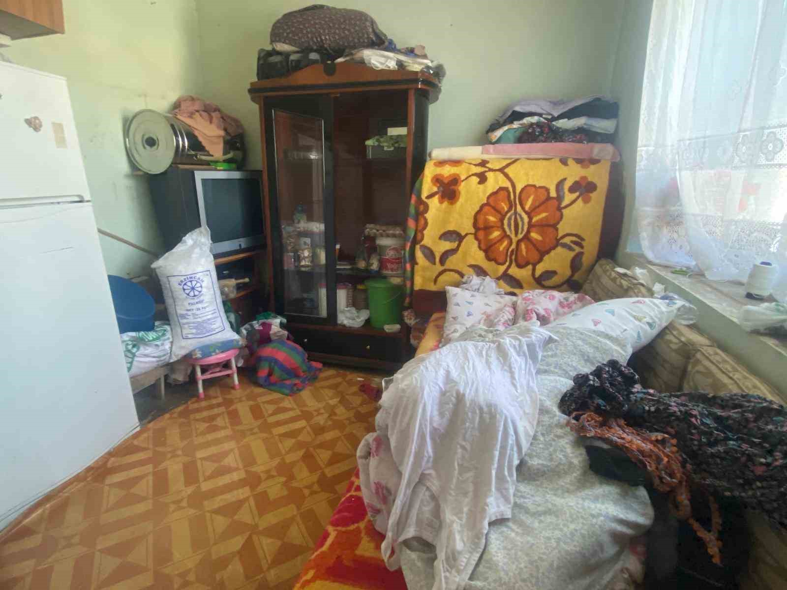 Kızılay, AFAD ve gönüllüler, Tunceli’nin zorlu kış şartlarında ihtiyaç sahiplerine ulaştı
