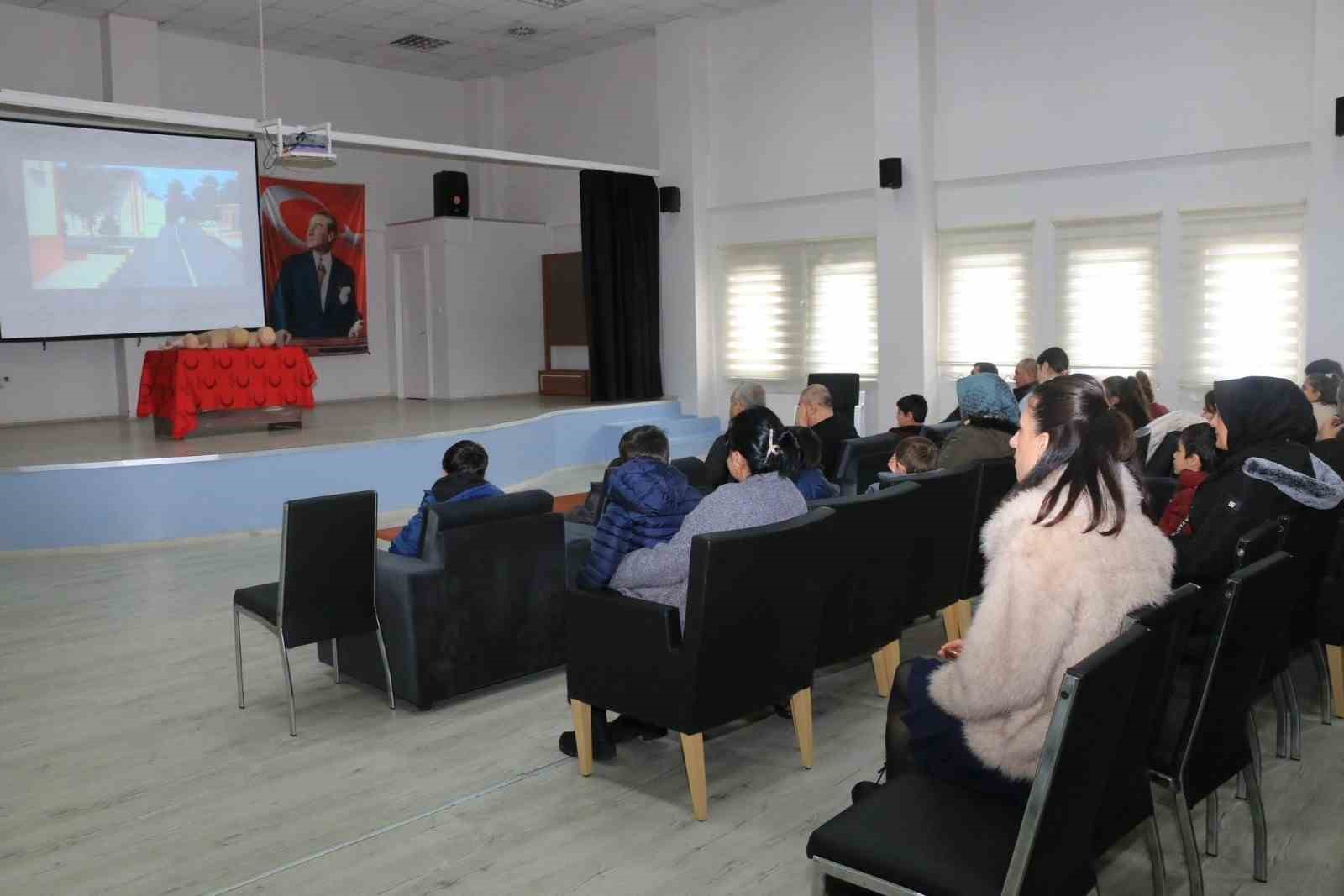 Kızılay’dan çocuklara ilk yardım eğitimi

