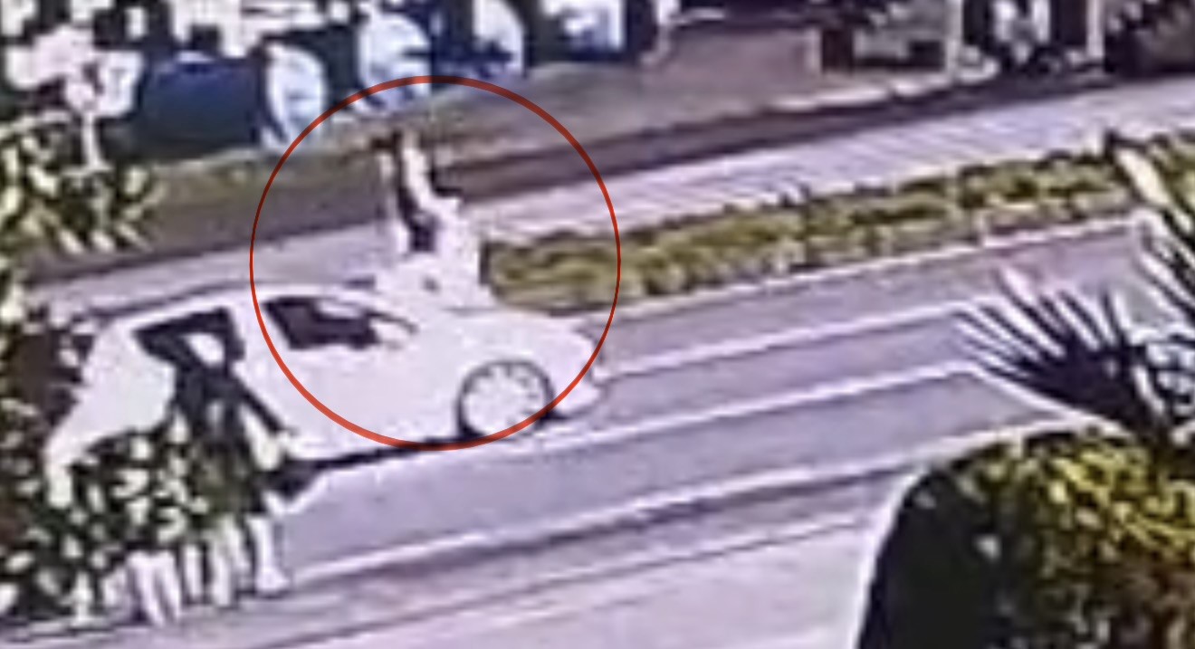 Kızına kahvaltıya giderken feci son: Kaza anı güvenlik kamerasında
