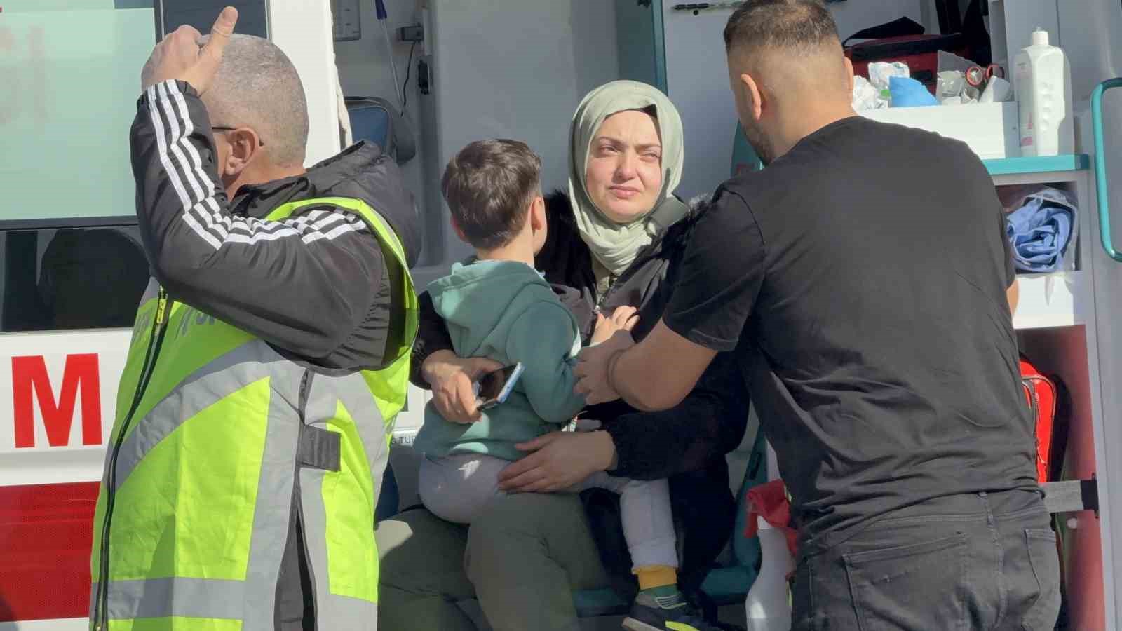 Kızına kahvaltıya giderken feci son: Kaza anı güvenlik kamerasında
