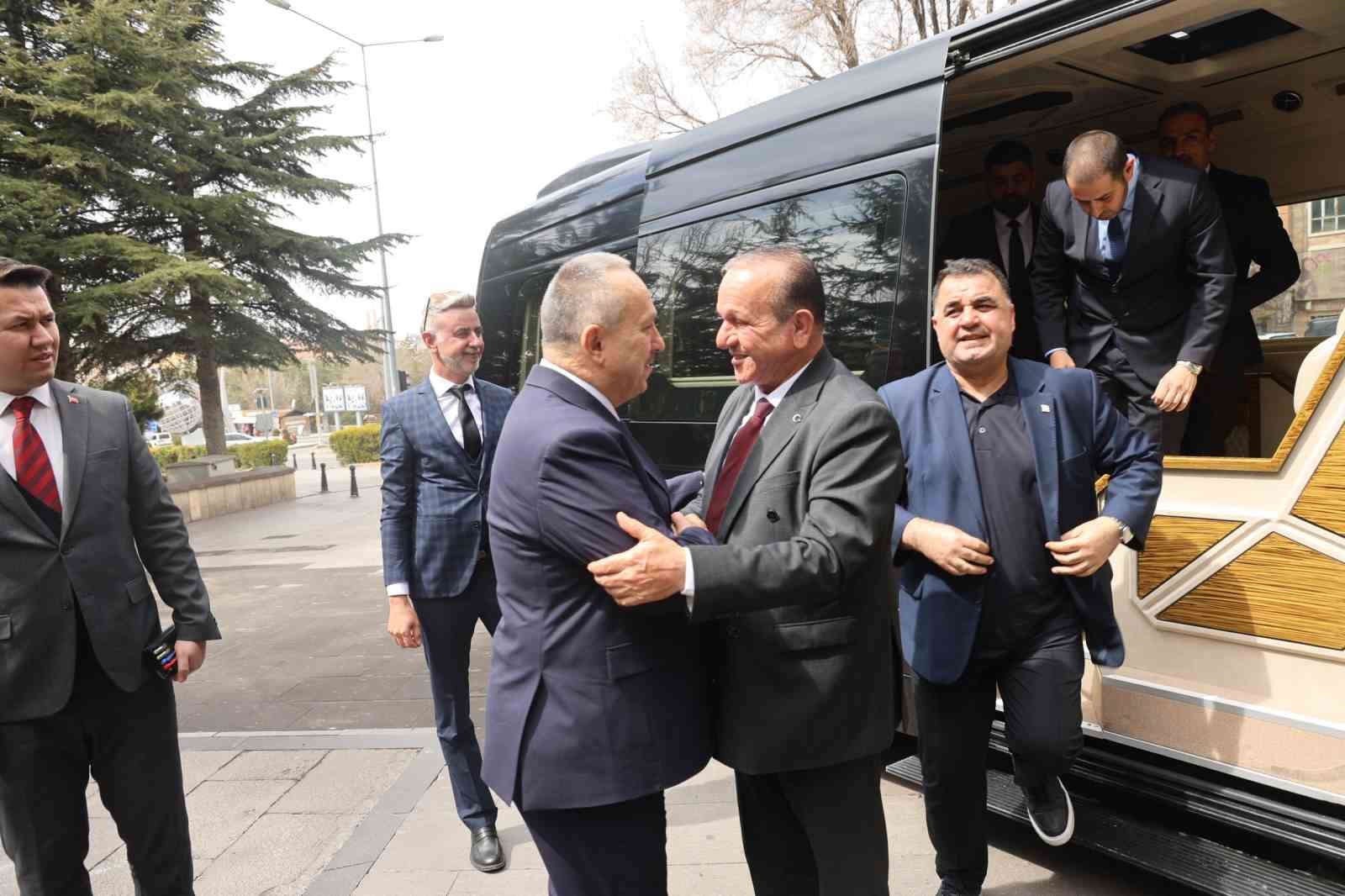 KKTC Başbakan Yardımcısı Ataoğlu: "Farklı ülkelere gitmek yerine kendi adamızı ziyaret edin"
