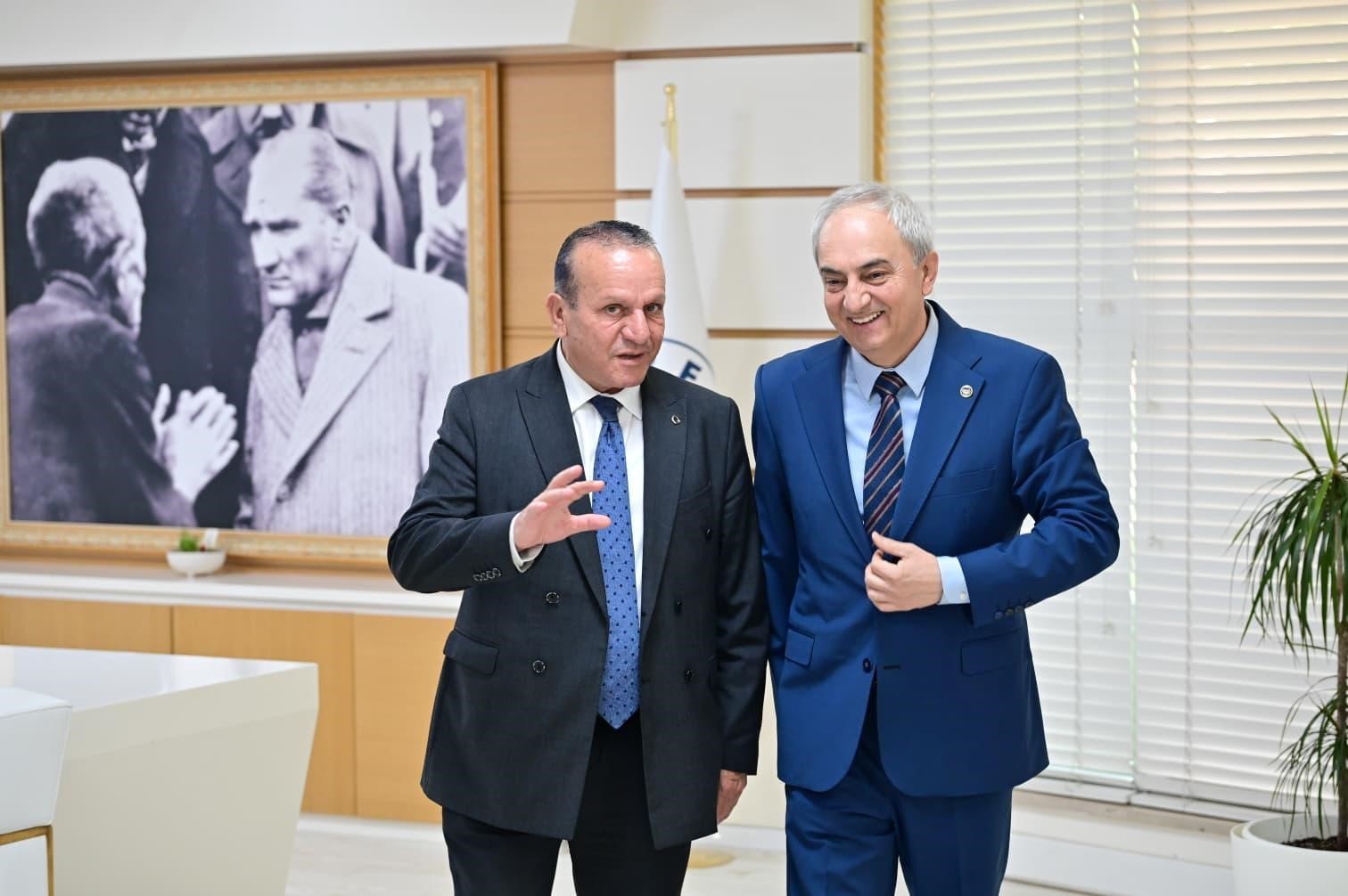 KKTC Başbakan Yardımcısı Ataoğlu, Kepez Belediyesi’nde
KKTC Başbakan Yardımcısı Ataoğlu, Kepez Belediyesi’nde