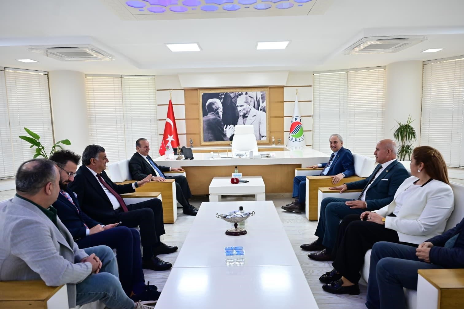 KKTC Başbakan Yardımcısı Ataoğlu, Kepez Belediyesi’nde
KKTC Başbakan Yardımcısı Ataoğlu, Kepez Belediyesi’nde