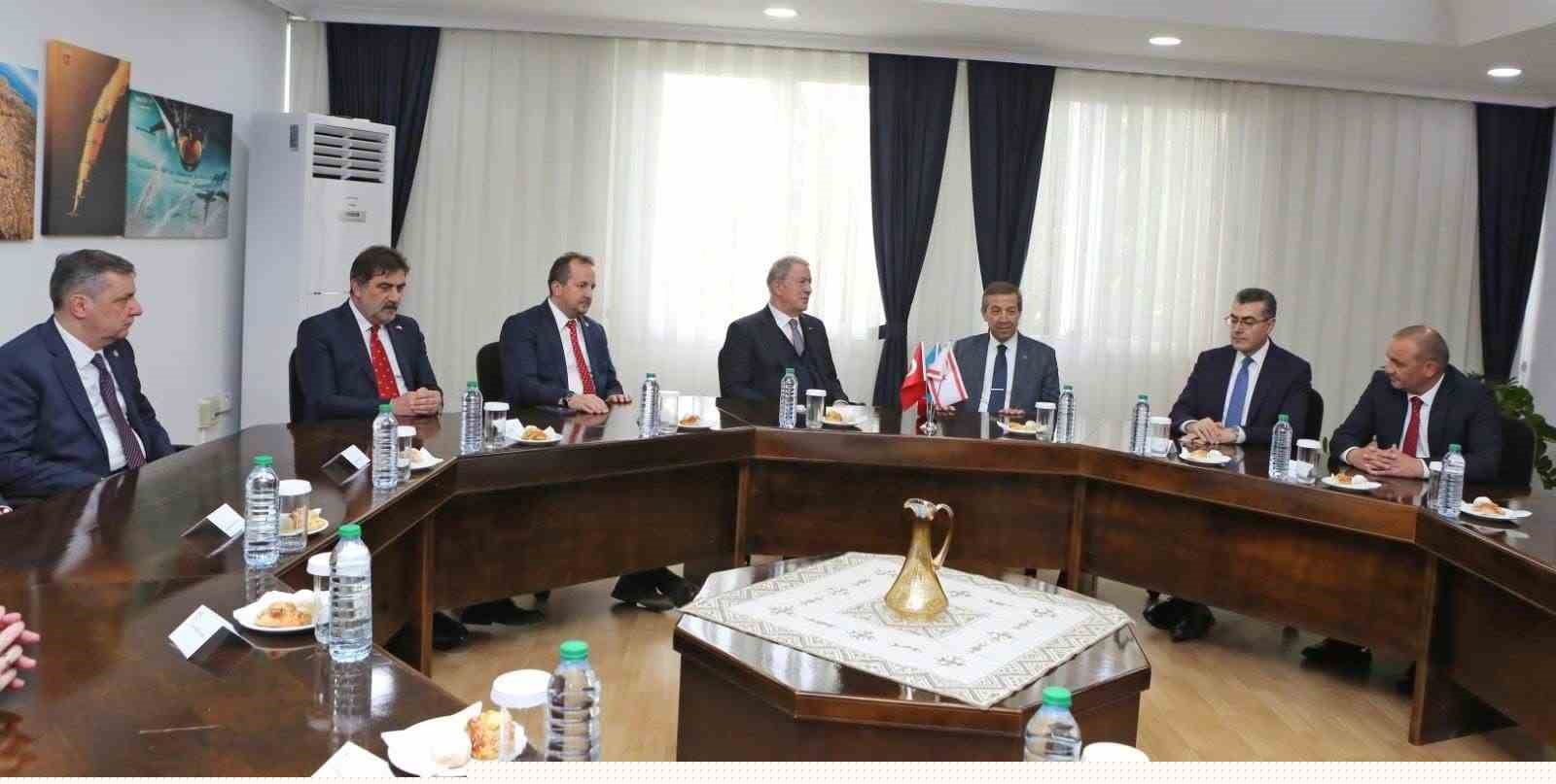 KKTC Dışişleri Bakanı Ertuğruloğlu, TBMM Milli Savunma Komisyonu Başkanı Akar ile görüştü
