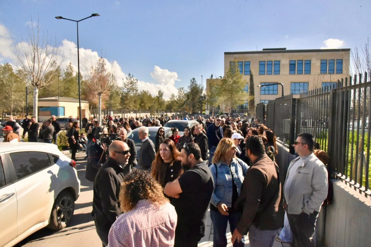 KKTC’de fiber optik protokolüne karşı Meclis önünde eylem
KKTC’de fiber optik protokolüne karşı Meclis önünde eylem