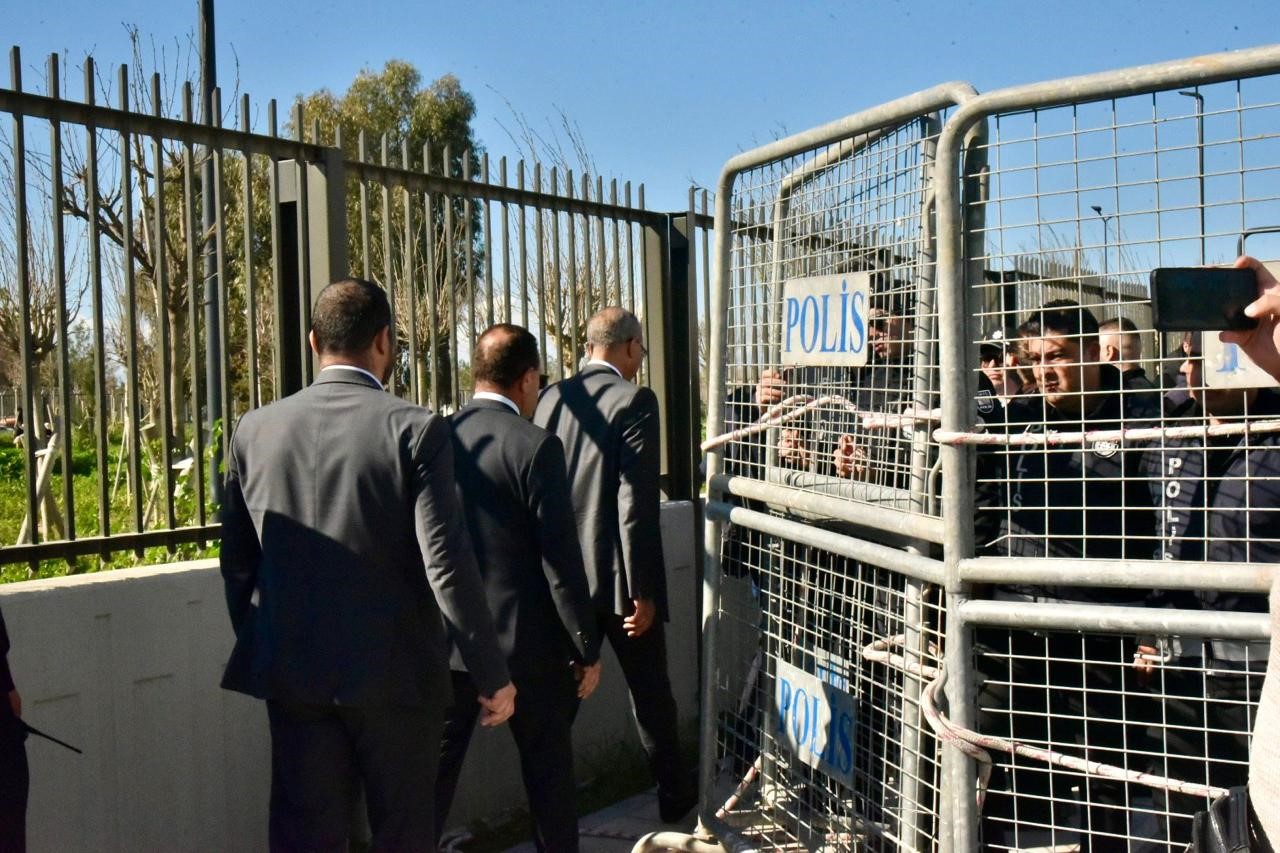 KKTC’de fiber optik protokolüne karşı Meclis önünde eylem
KKTC’de fiber optik protokolüne karşı Meclis önünde eylem