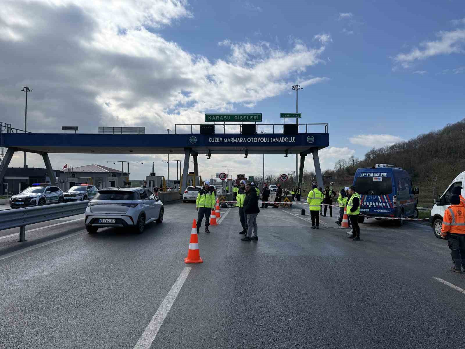 KMO’da feci kaza: Bariyerlere çarptı alev aldı, sürücü olay yerinde hayatını kaybetti
