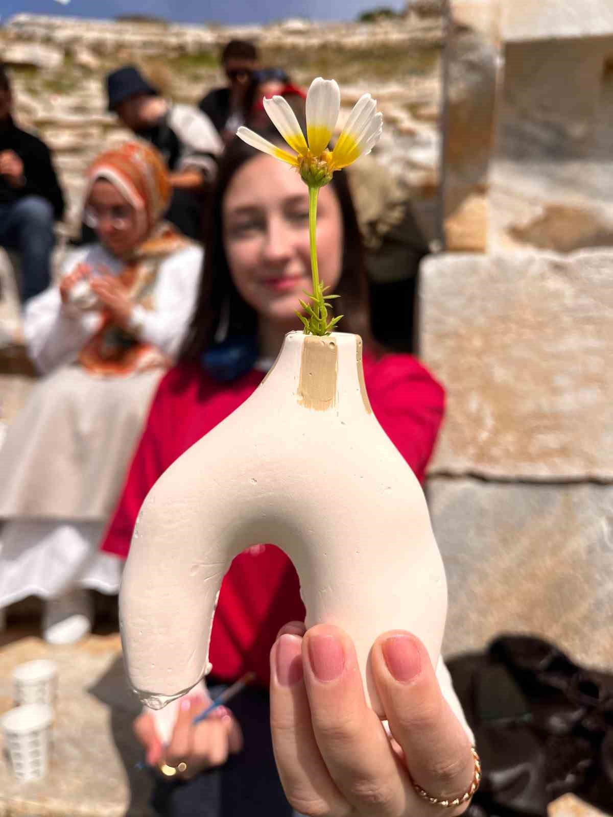 Knidos’un tarihi gençlerin elinde şekilleniyor
