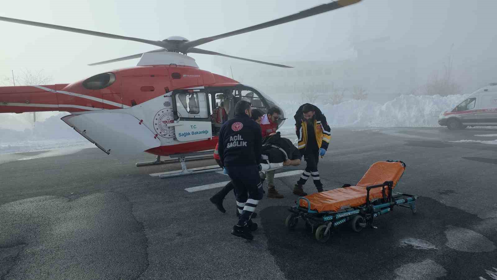 KOAH hastası ambulans helikopterle hastaneye sevk edildi
