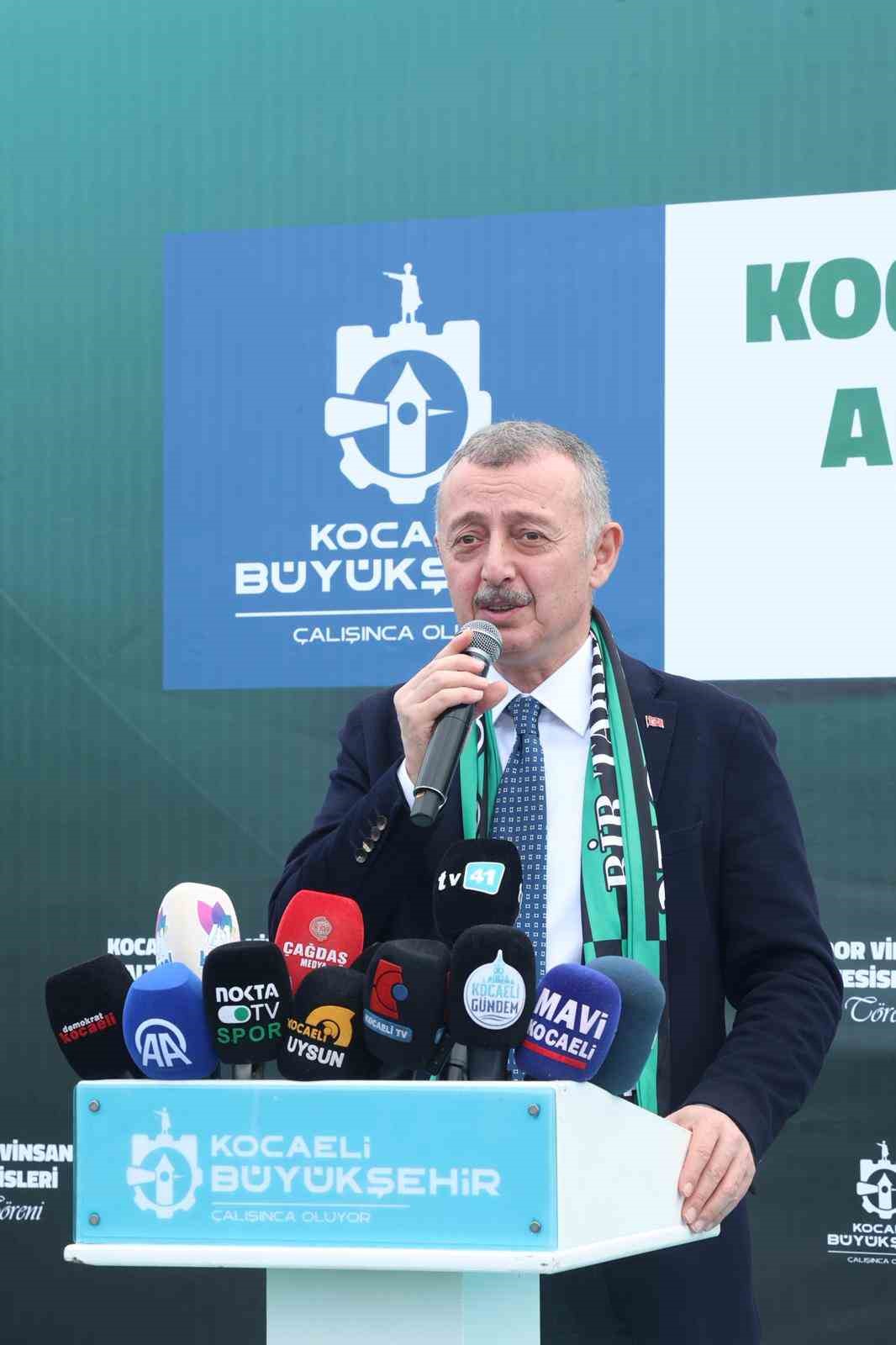 Kocaeli Büyükşehir’den Kocaelispor’a altyapı yatırımı
