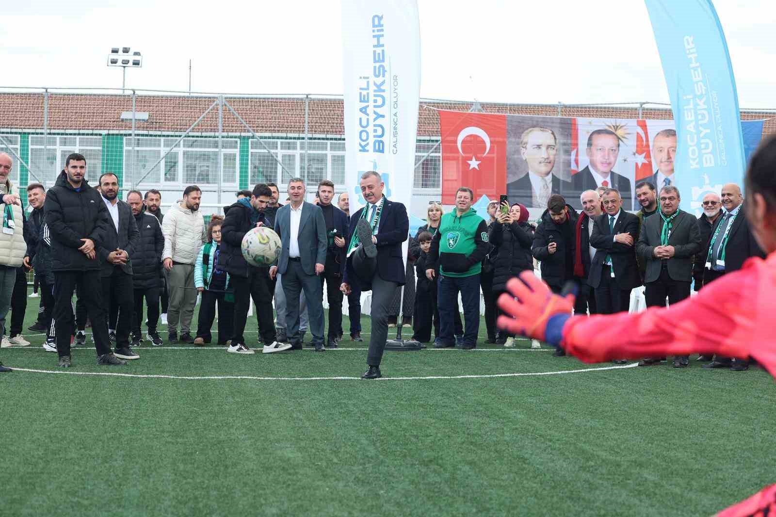 Kocaeli Büyükşehir’den Kocaelispor’a altyapı yatırımı
