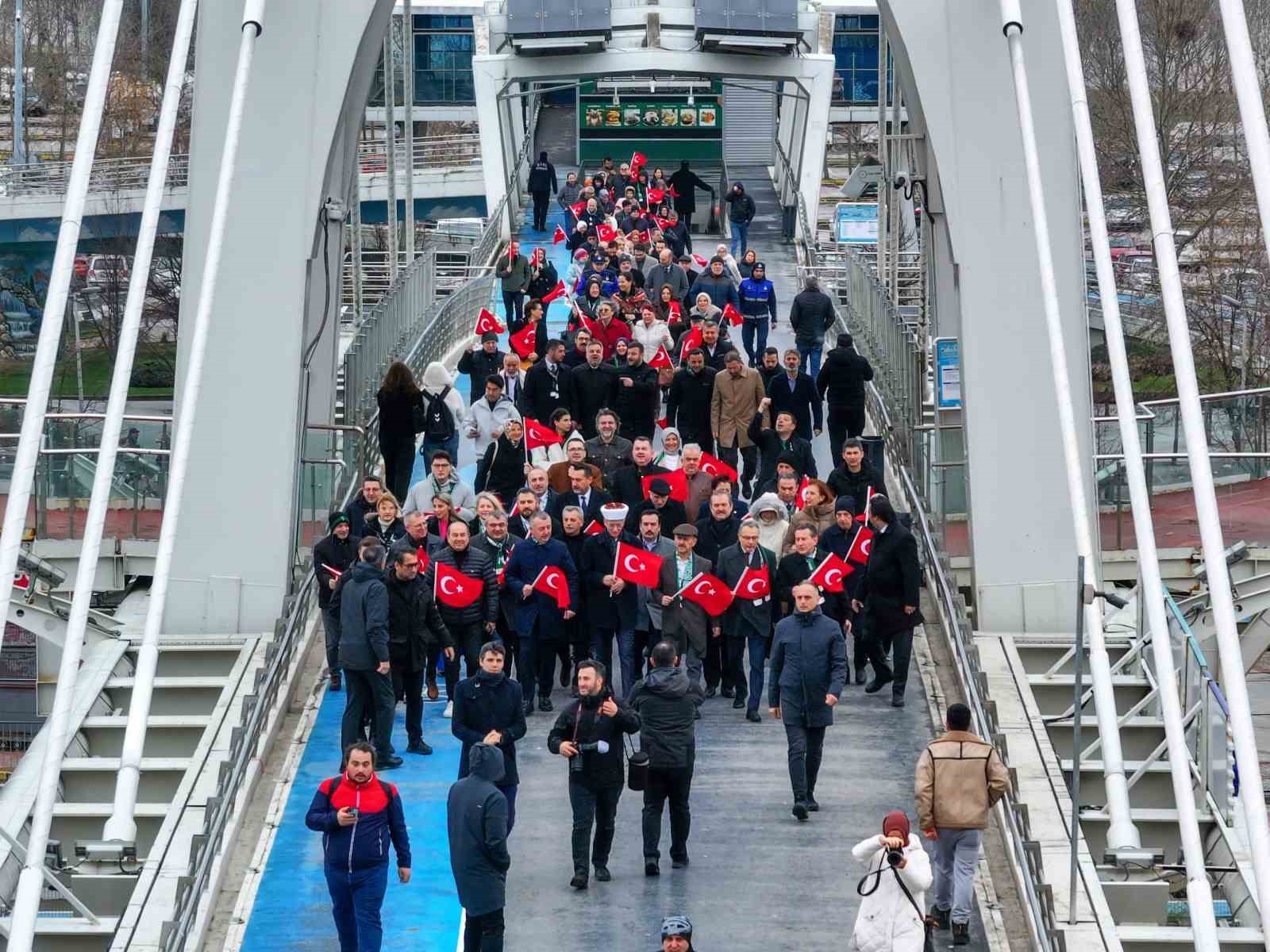 Kocaeli protokolü ve vatandaşlar Batı Trakya Türkleri için yürüdü
Kocaeli protokolü ve vatandaşlar Batı Trakya Türkleri için yürüdü