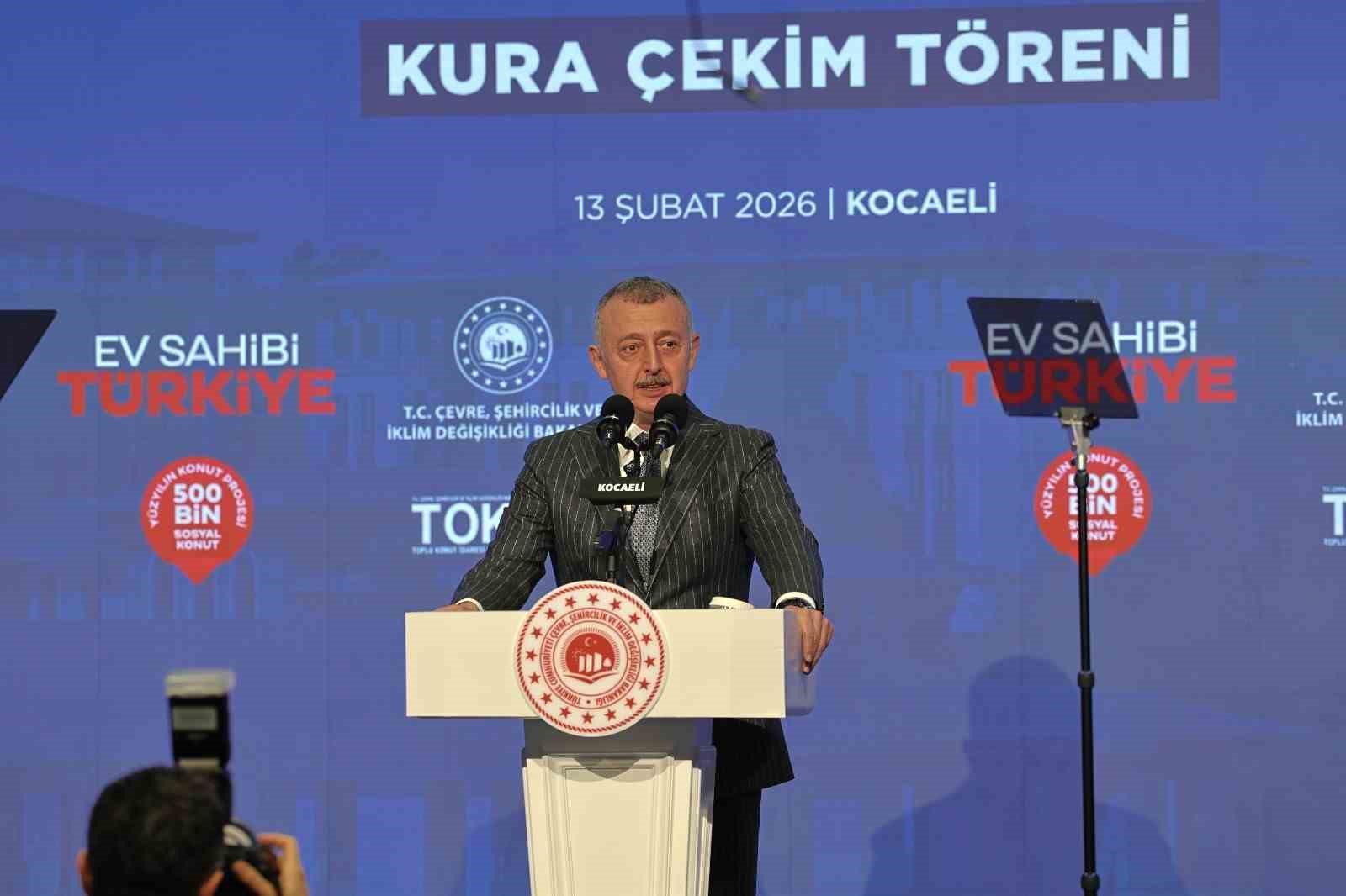 Kocaeli’de 10 bin 340 sosyal konutun kura çekimi Bakan Kurum’un katılımıyla yapıldı

