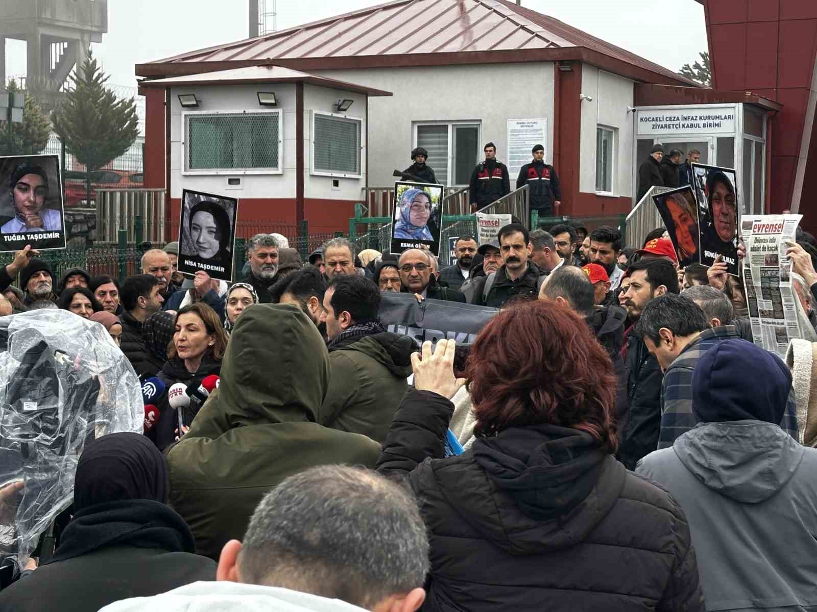 Kocaeli’de 7 kişinin öldüğü fabrika yangını davası başladı
