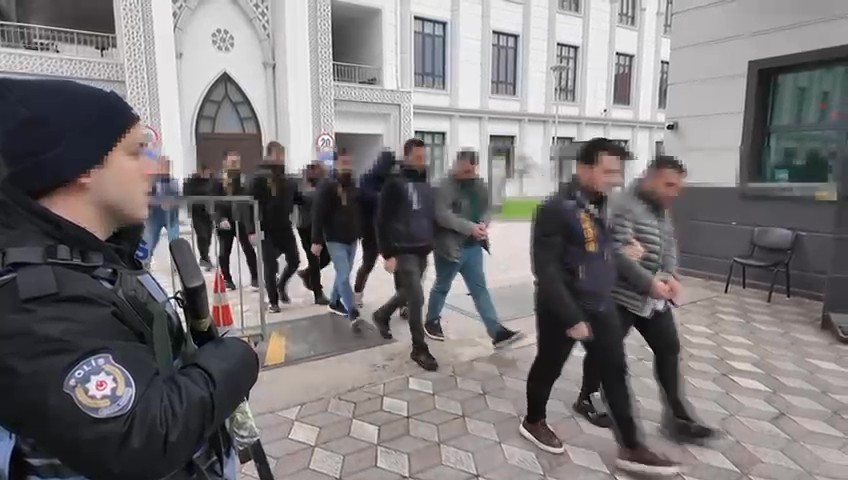 Kocaeli’de çocukların müstehcen görüntülerini depolayan 12 şüpheli tutuklandı
