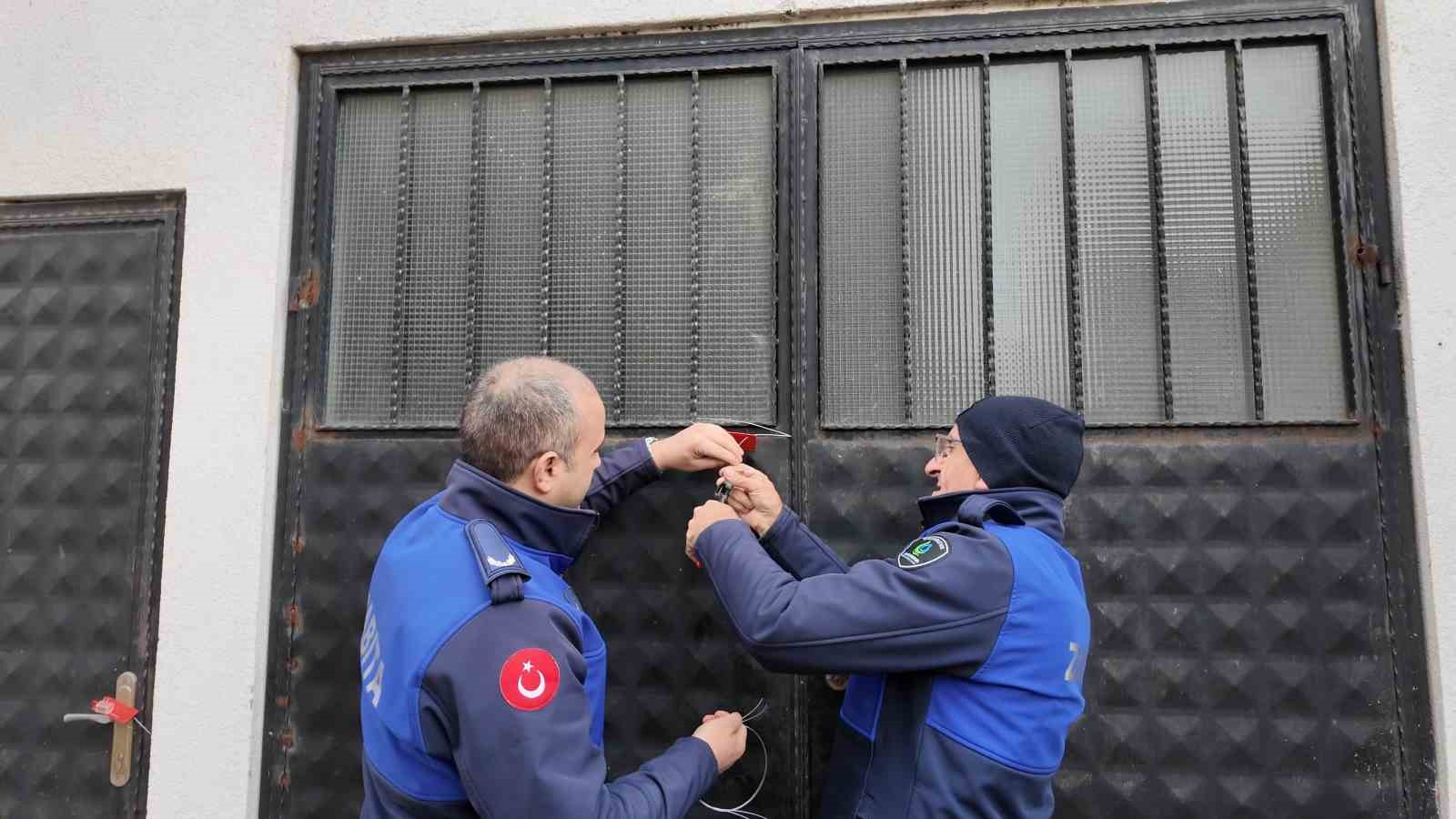 Kocaeli’de merdiven altı tavuk parçalama tesisine suçüstü
