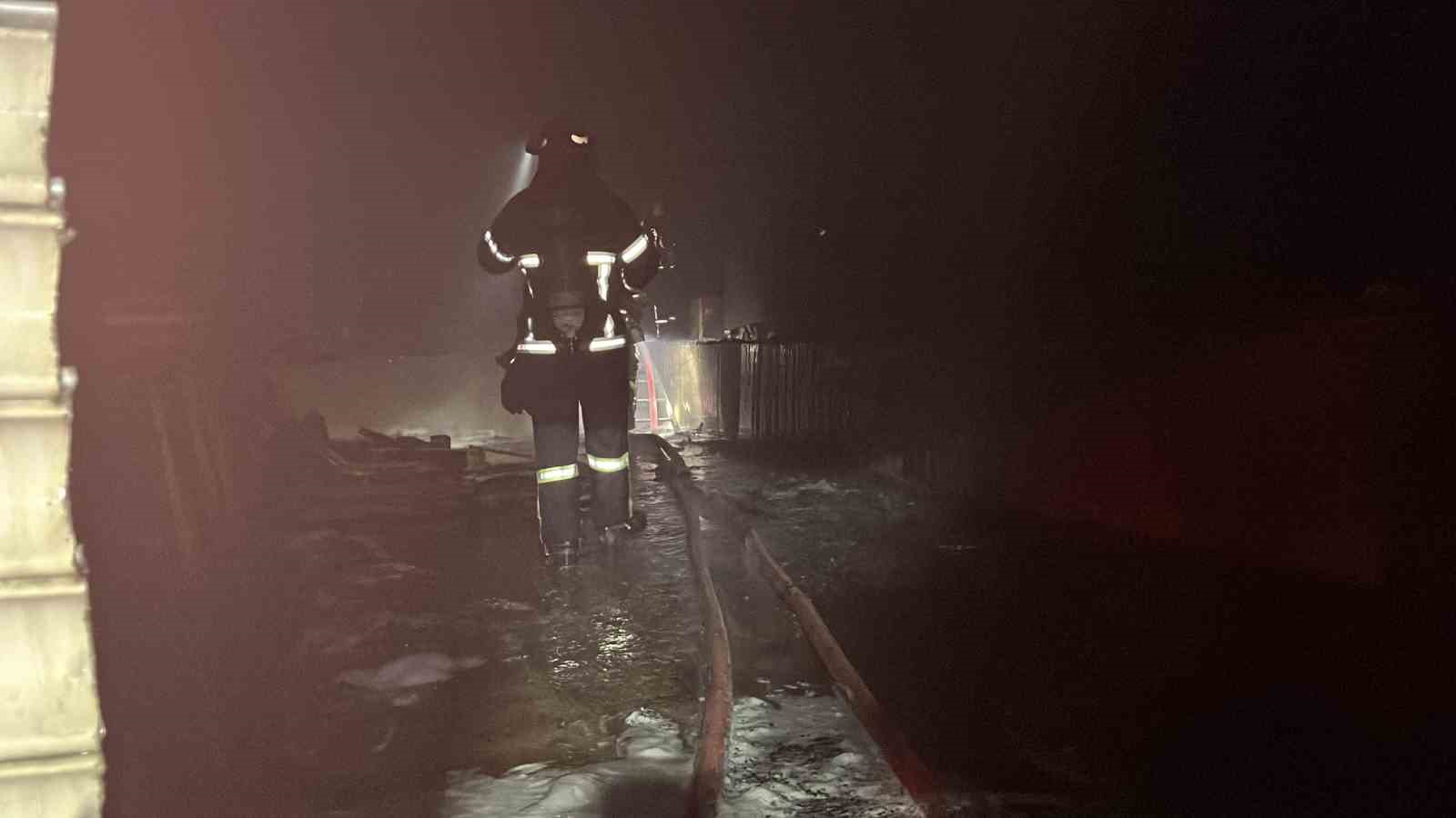 Kocaeli’de metal işleme atölyesinde yangın
