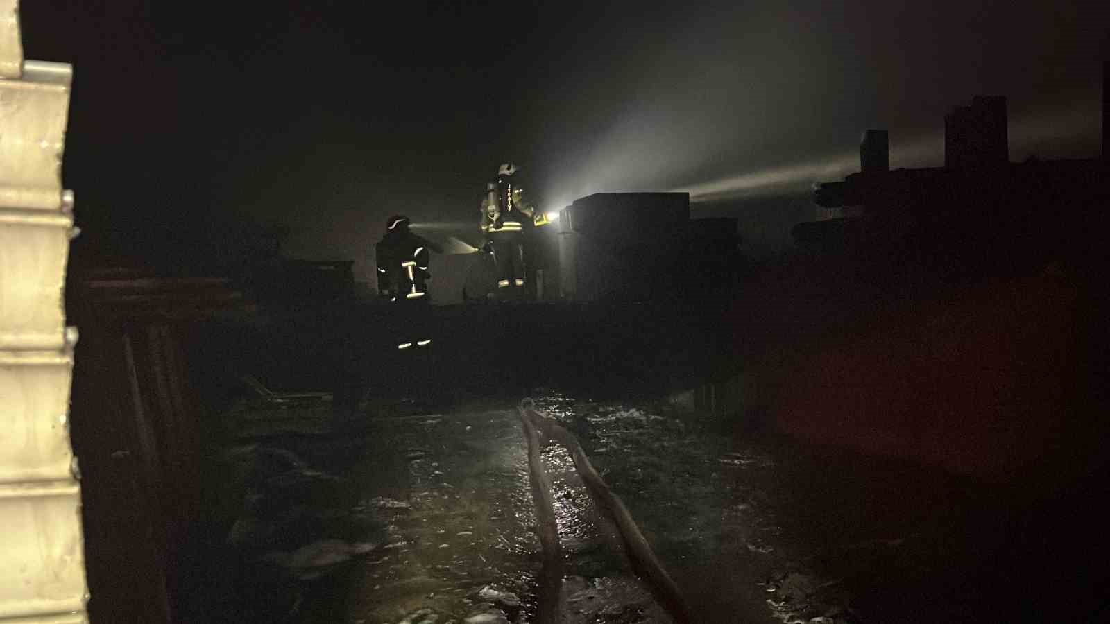 Kocaeli’de metal işleme atölyesinde yangın
