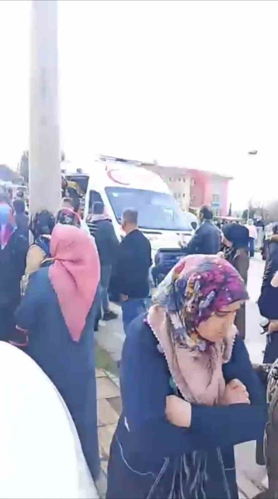 Kocaeli’de servis aracının çarptığı ilkokul öğrencisi hayatını kaybetti
