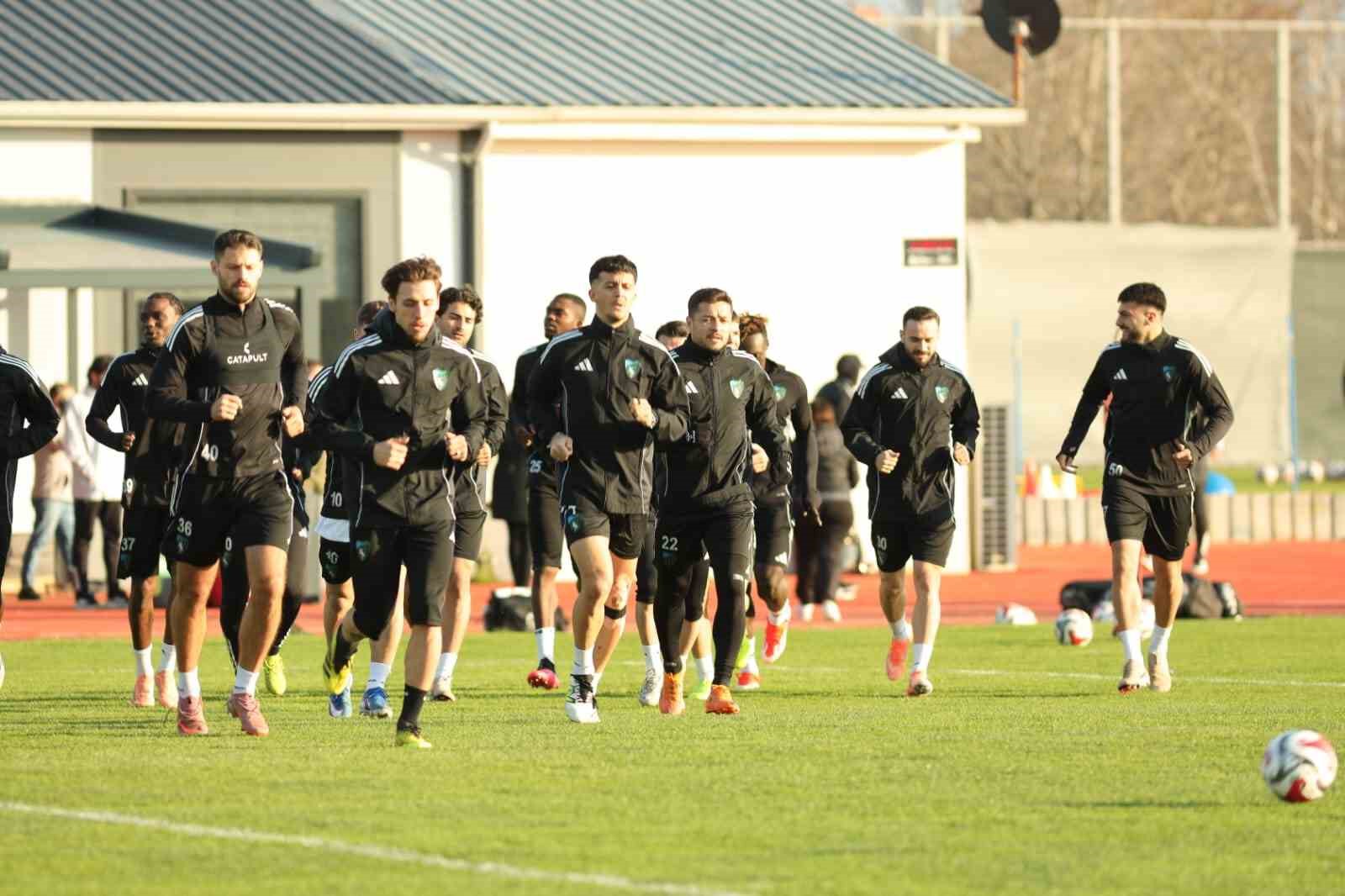 Kocaelispor, Beşiktaş maçının hazırlıklarına başladı
Kocaelispor, Beşiktaş maçının hazırlıklarına başladı