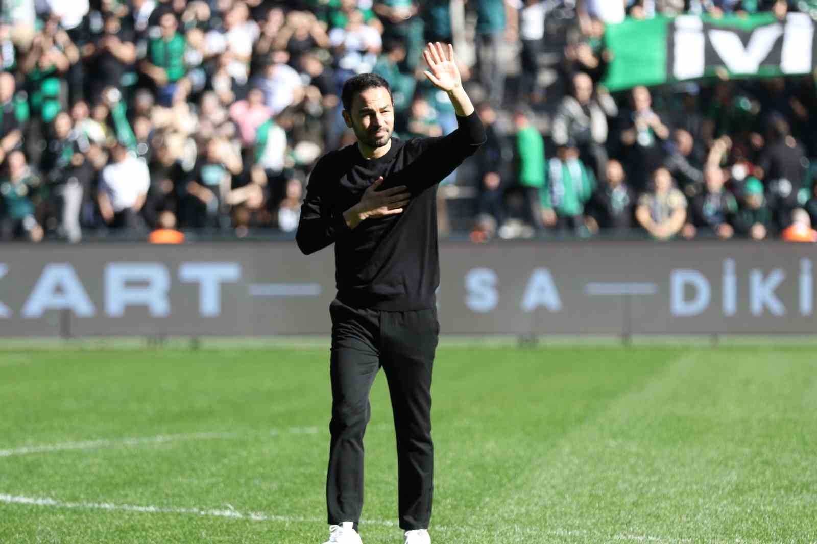 Kocaelispor - Gaziantep FK maçında anlamlı pankartlar
