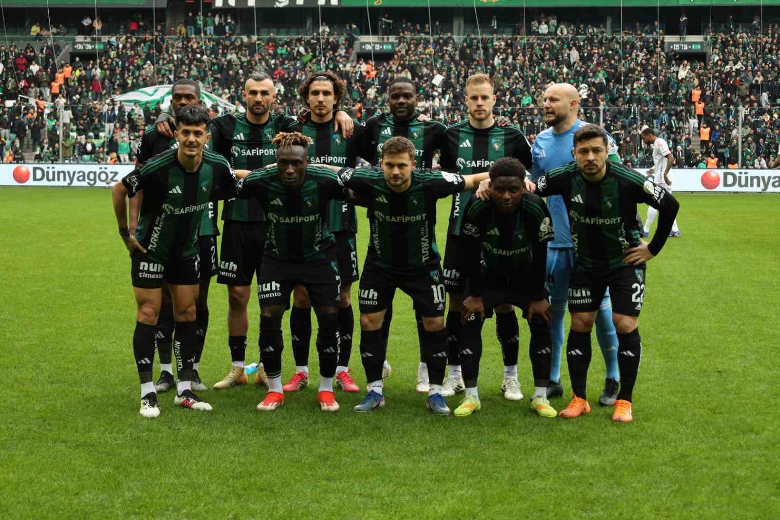 Kocaelispor ligde ikici yarıya daha iyi başladı
Kocaelispor ligde ikici yarıya daha iyi başladı