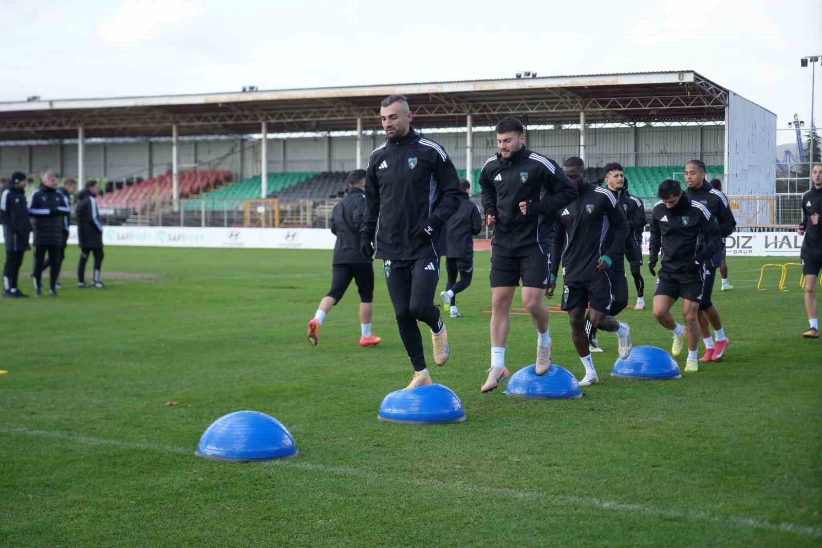 Kocaelispor, Samsunspor maçı hazırlıklarına başladı
