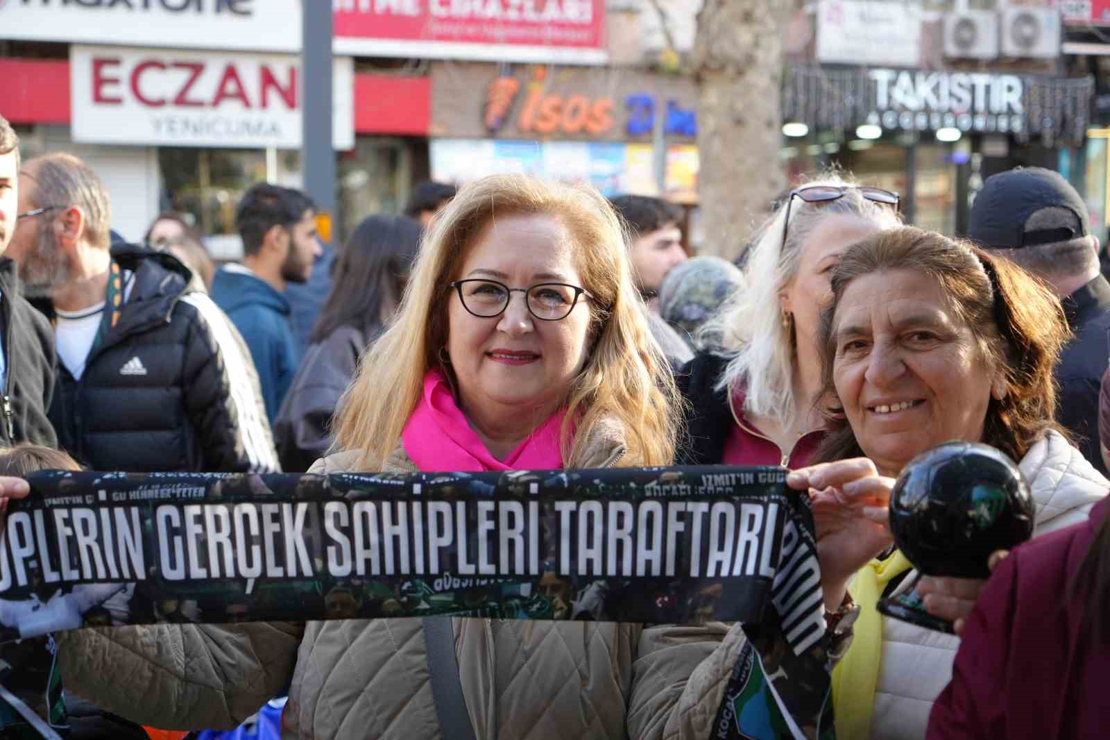 Kocaelispor’dan Kadınlar Günü’nde hediye çarkı etkinliği
