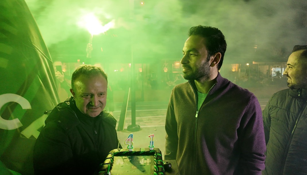 Kocaelisporlu taraftarlardan, Selçuk İnan’a 41. yaş sürprizi
