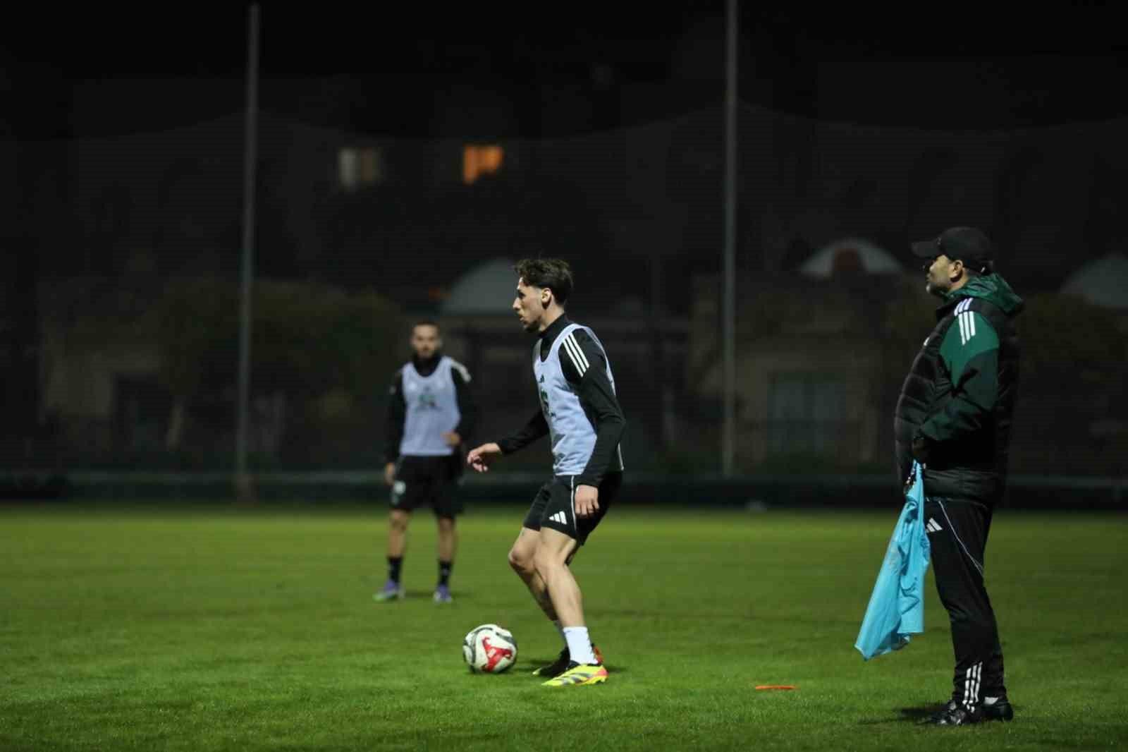 Kocaelispor’un Antalya kampı başladı
Kocaelispor’un Antalya kampı başladı