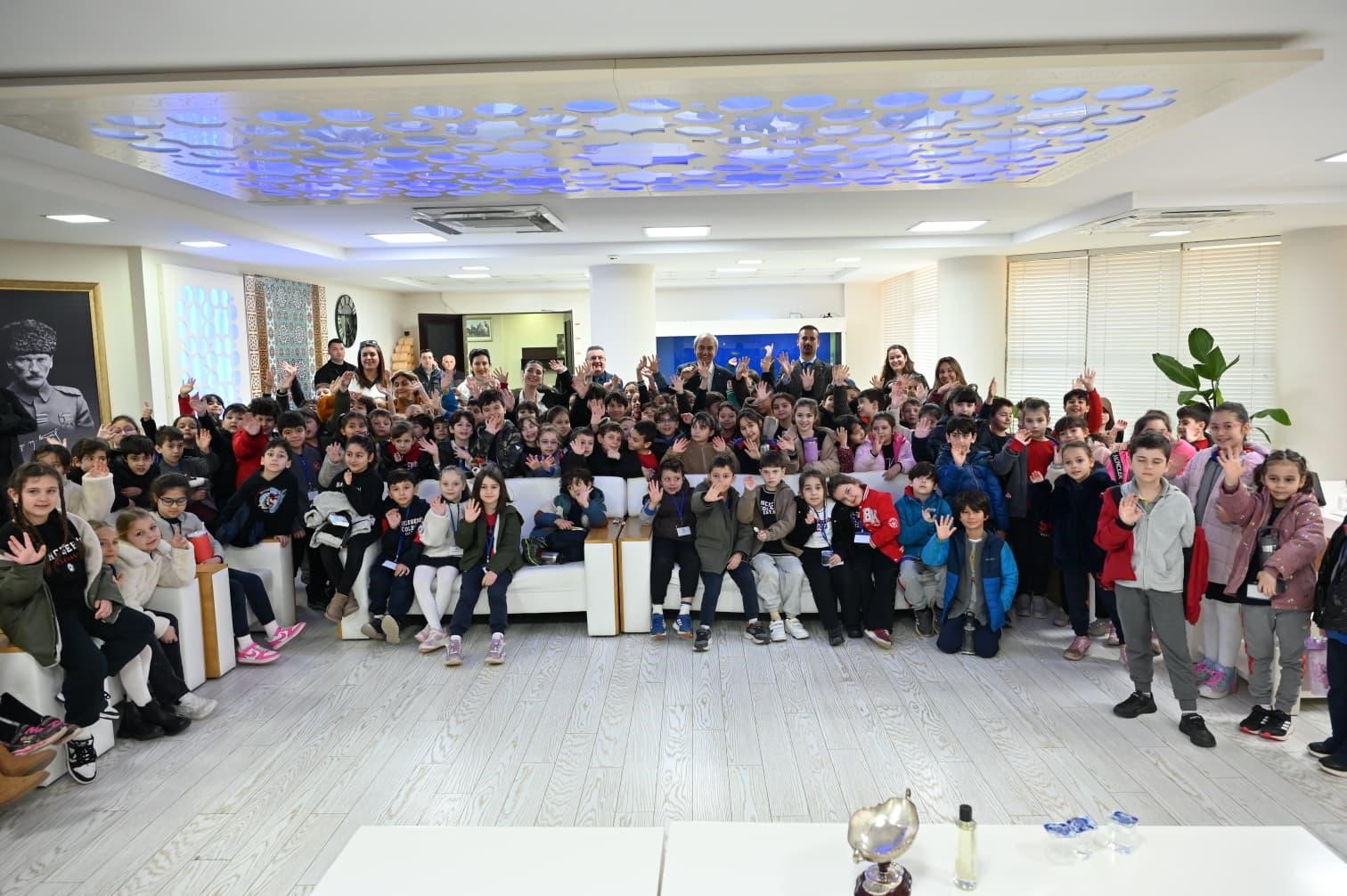 Kocagöz, 2. sınıf öğrencilerine yerel yönetimi anlattı
