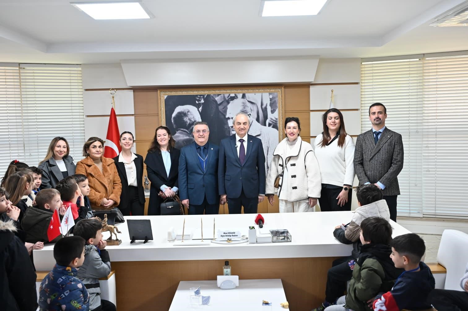 Kocagöz, 2. sınıf öğrencilerine yerel yönetimi anlattı
