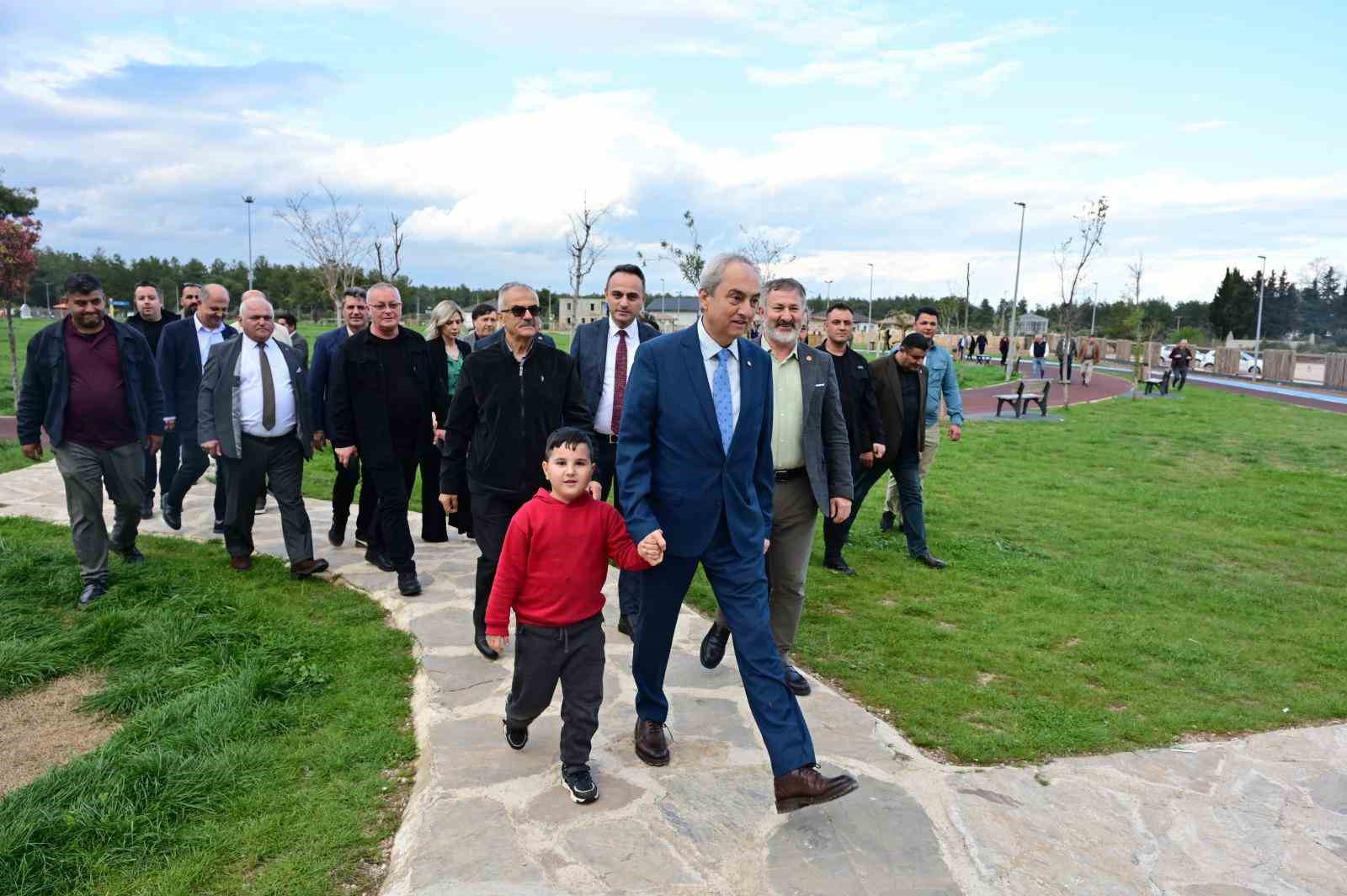 Kocagöz ile ortak akılla yönetilen Kepez’de hizmet turu
