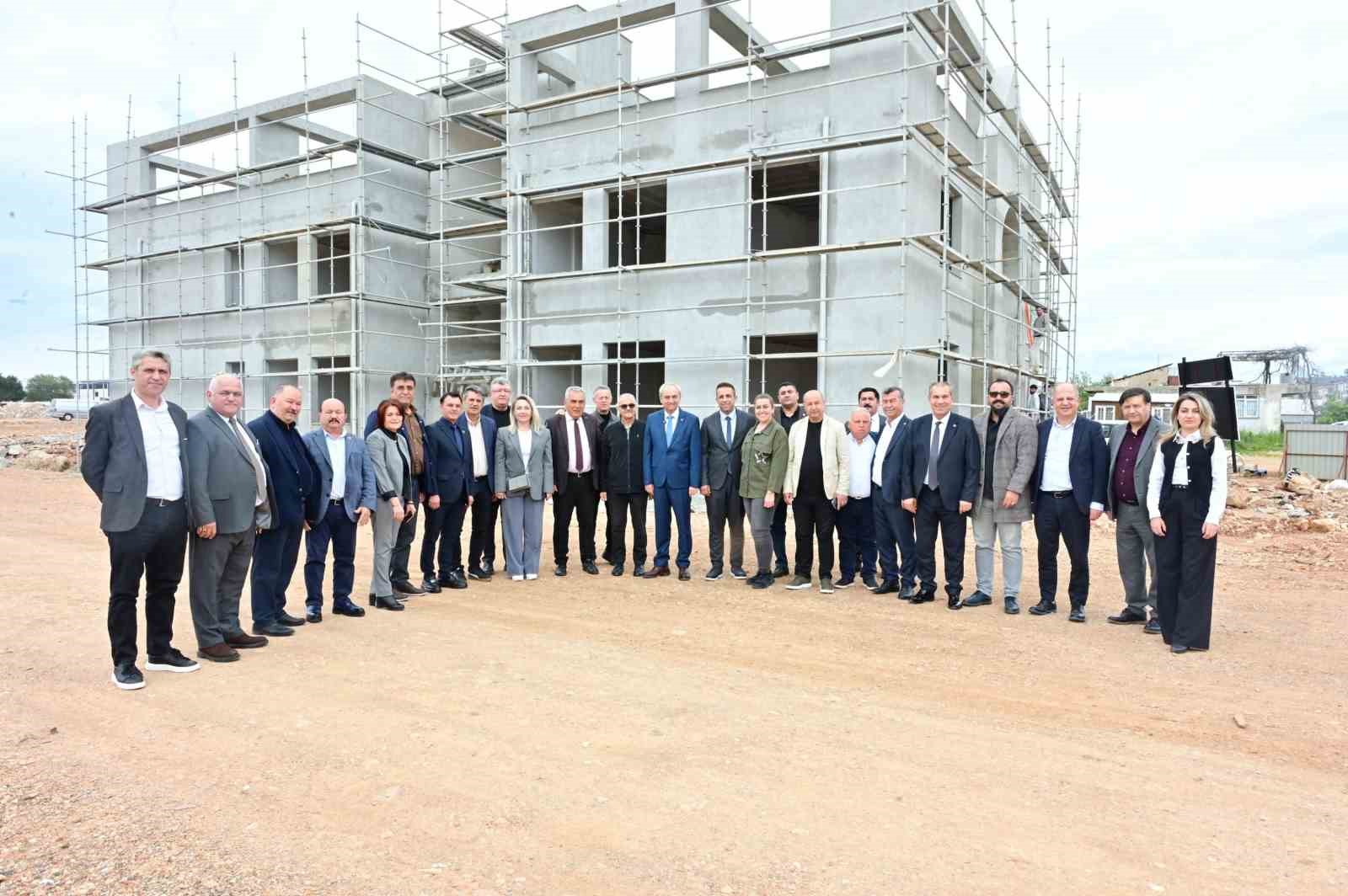 Kocagöz ile ortak akılla yönetilen Kepez’de hizmet turu
