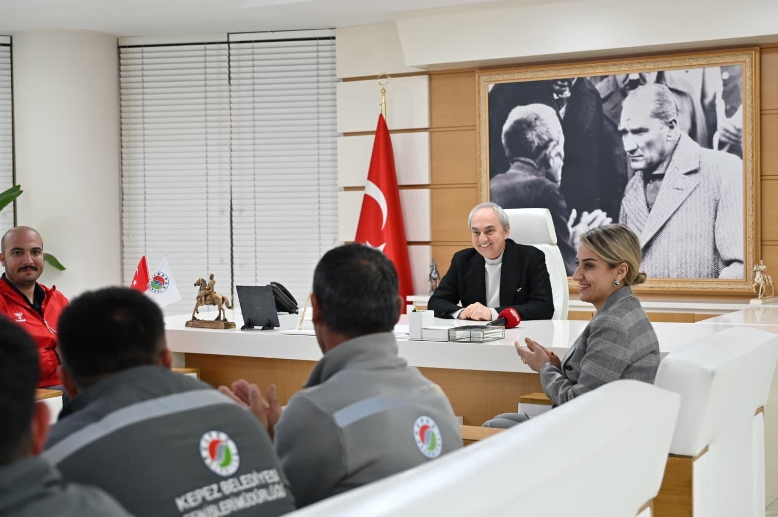 Kocagöz’den belediyedeki sezonluk işçilere daimi iş müjdesi
